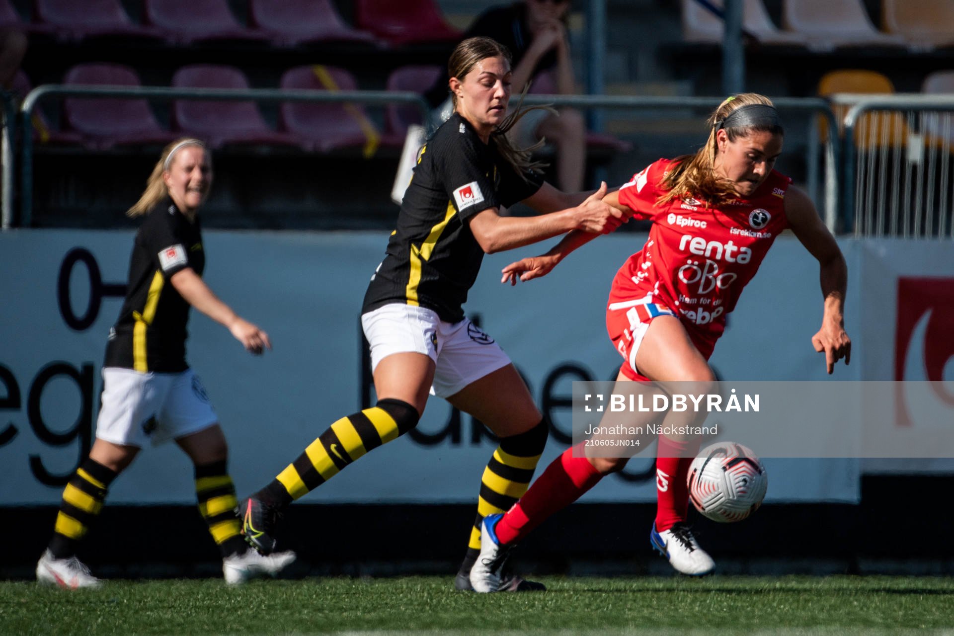 s Hannah Davidson och Örebros Dessislava Dupuy
