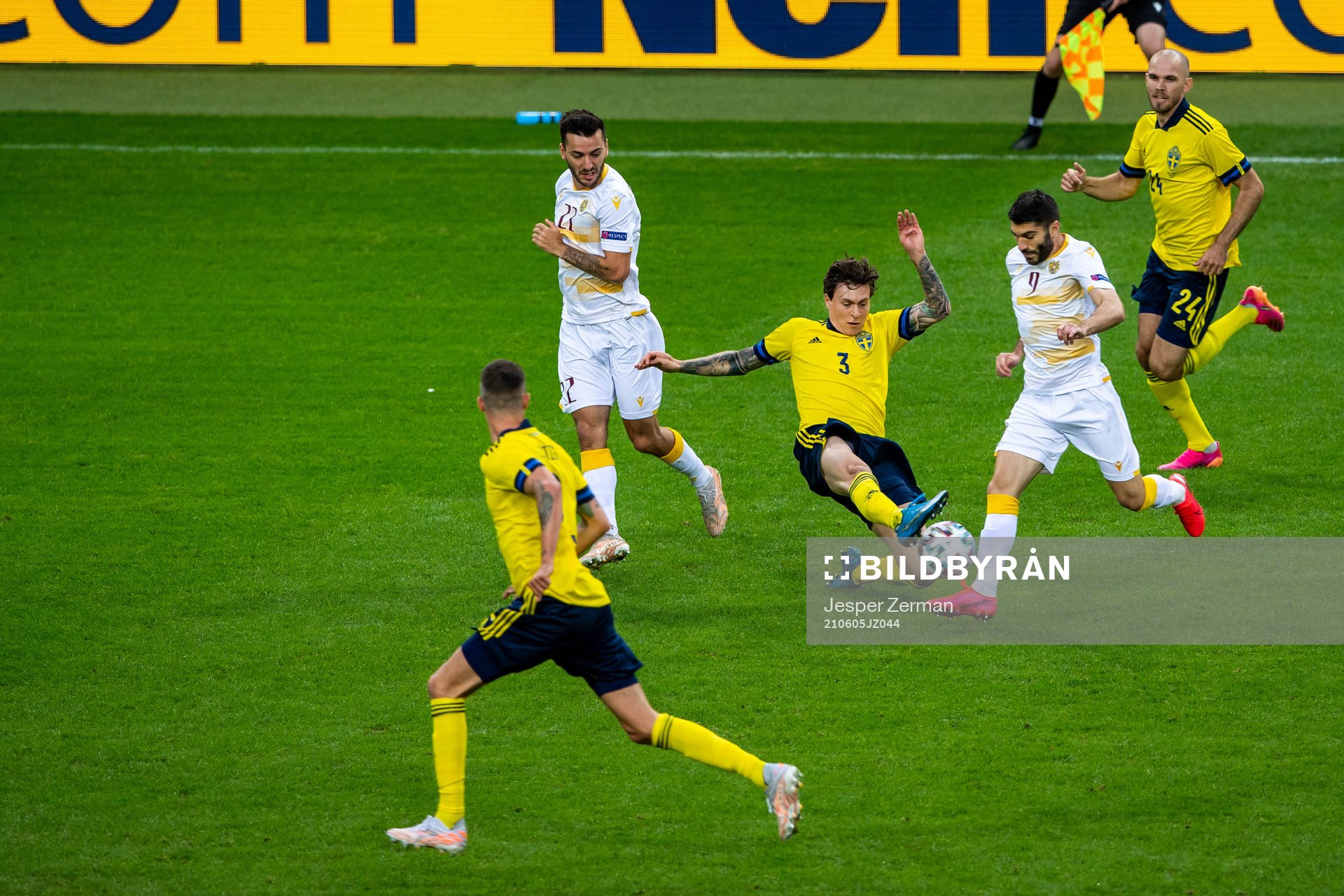 Victor Nilsson Lindelöf of Sweden and Artur Miranyan of