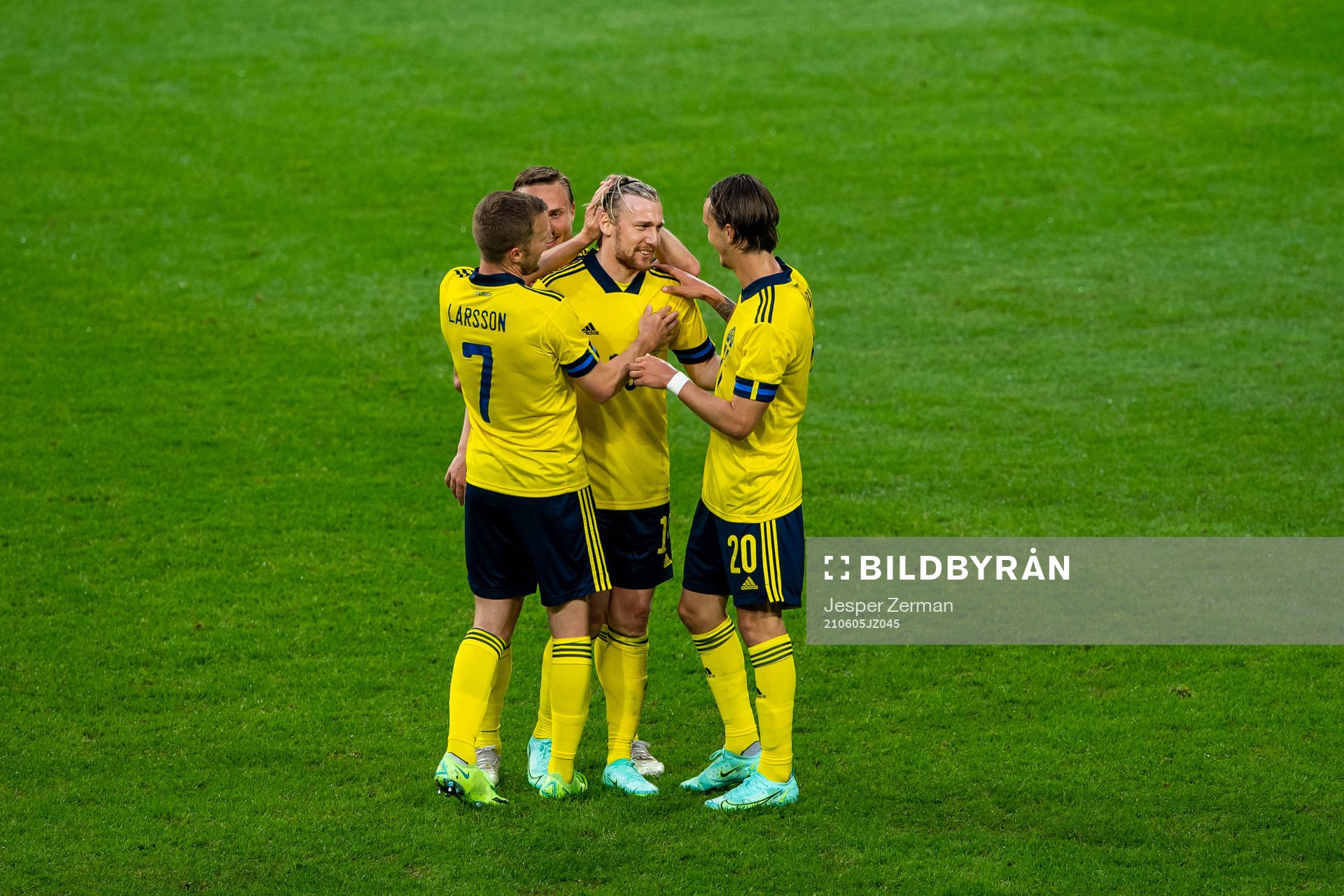 Emil Forsberg of Sweden celebrates with teammates