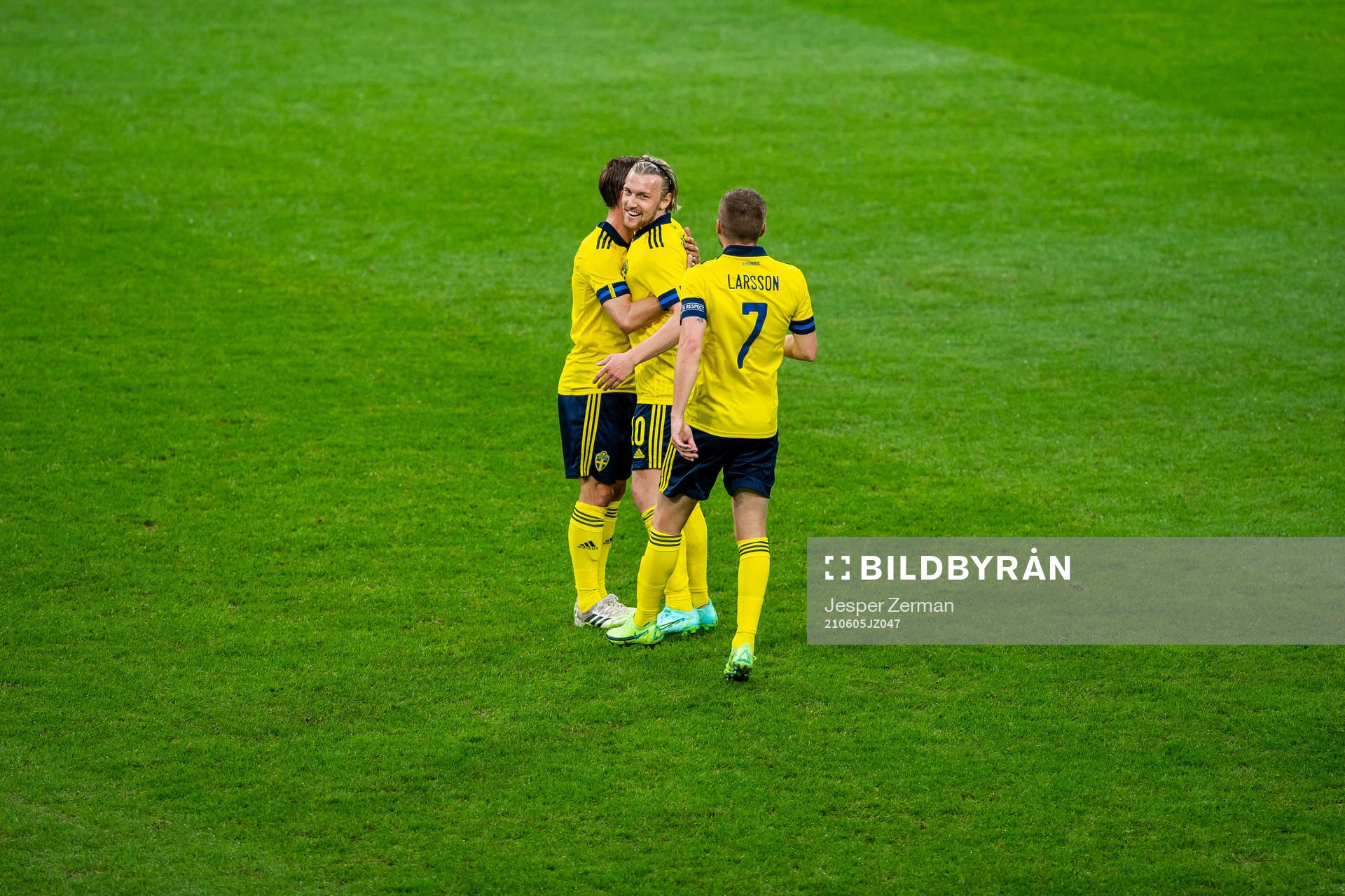 Emil Forsberg of Sweden celebrates with teammates