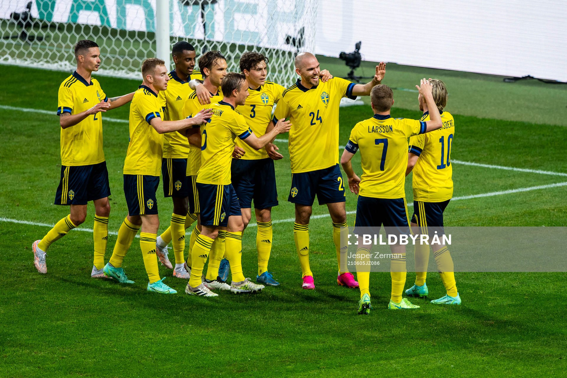 Marcus Danielson of Sweden celebrates 2-0