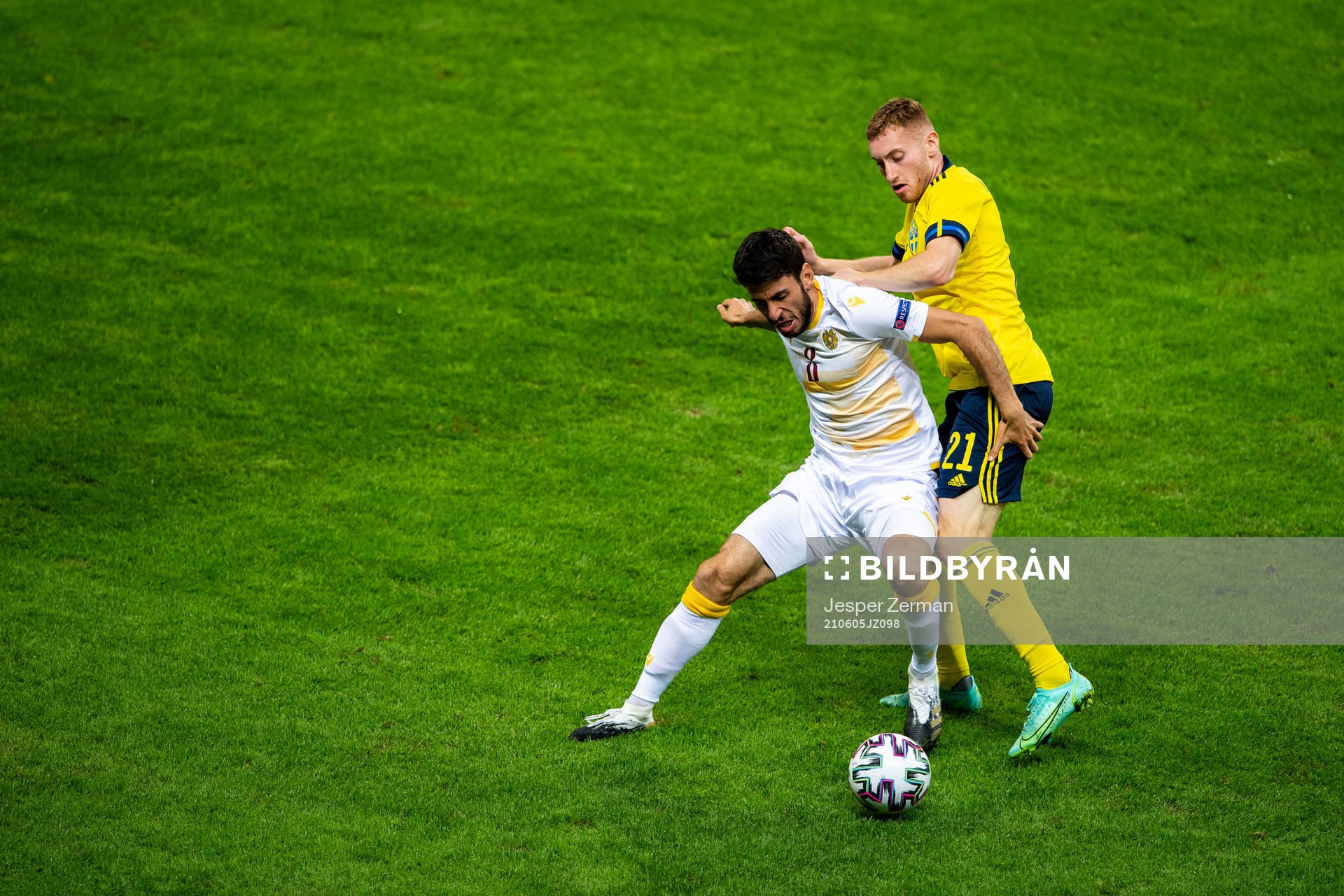 Karen Muradyan of Armenia and Dejan Kulusevski of Sweden