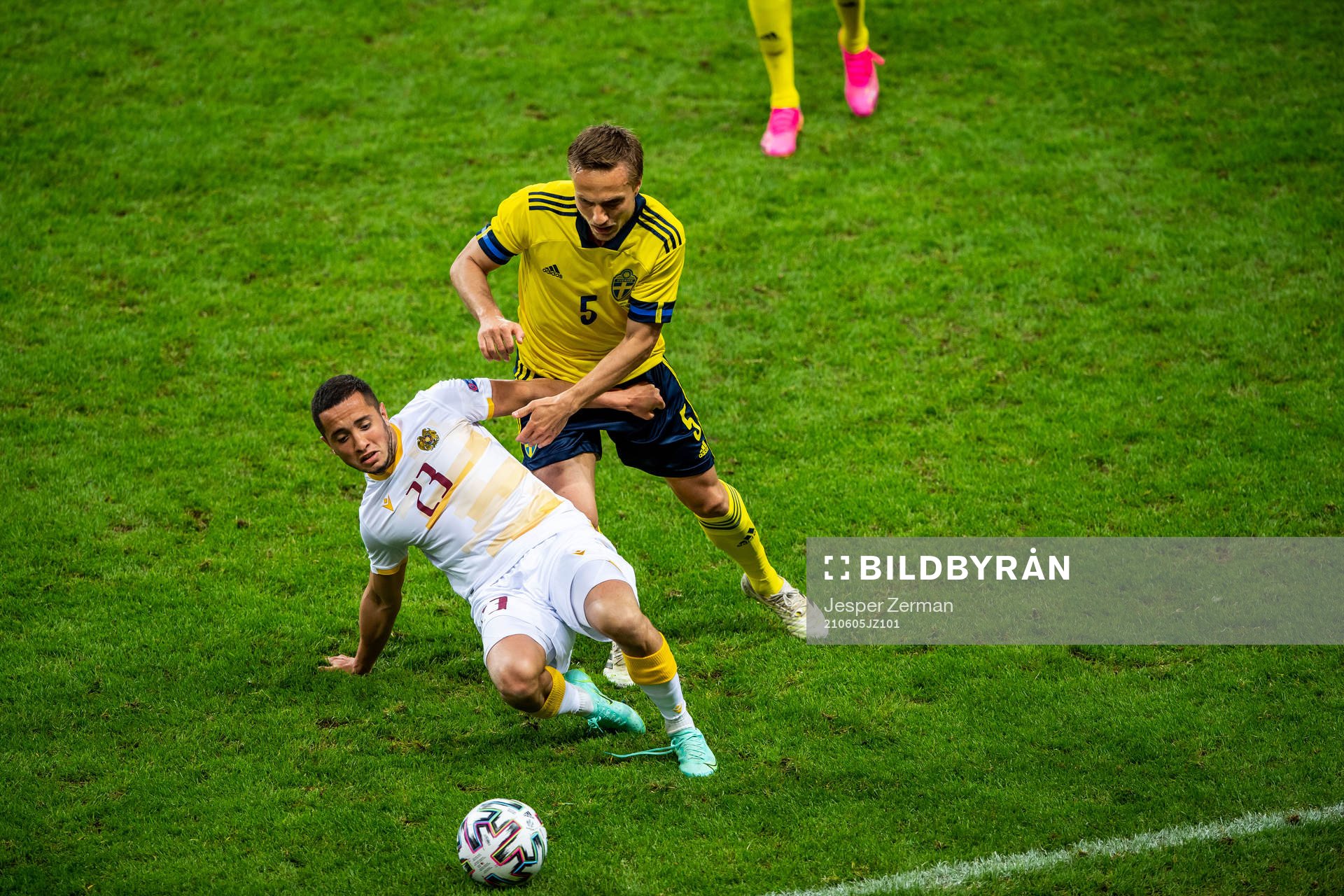 Vahan Bichakhcyan of Armenia and Pierre Bengtsson of Sweden