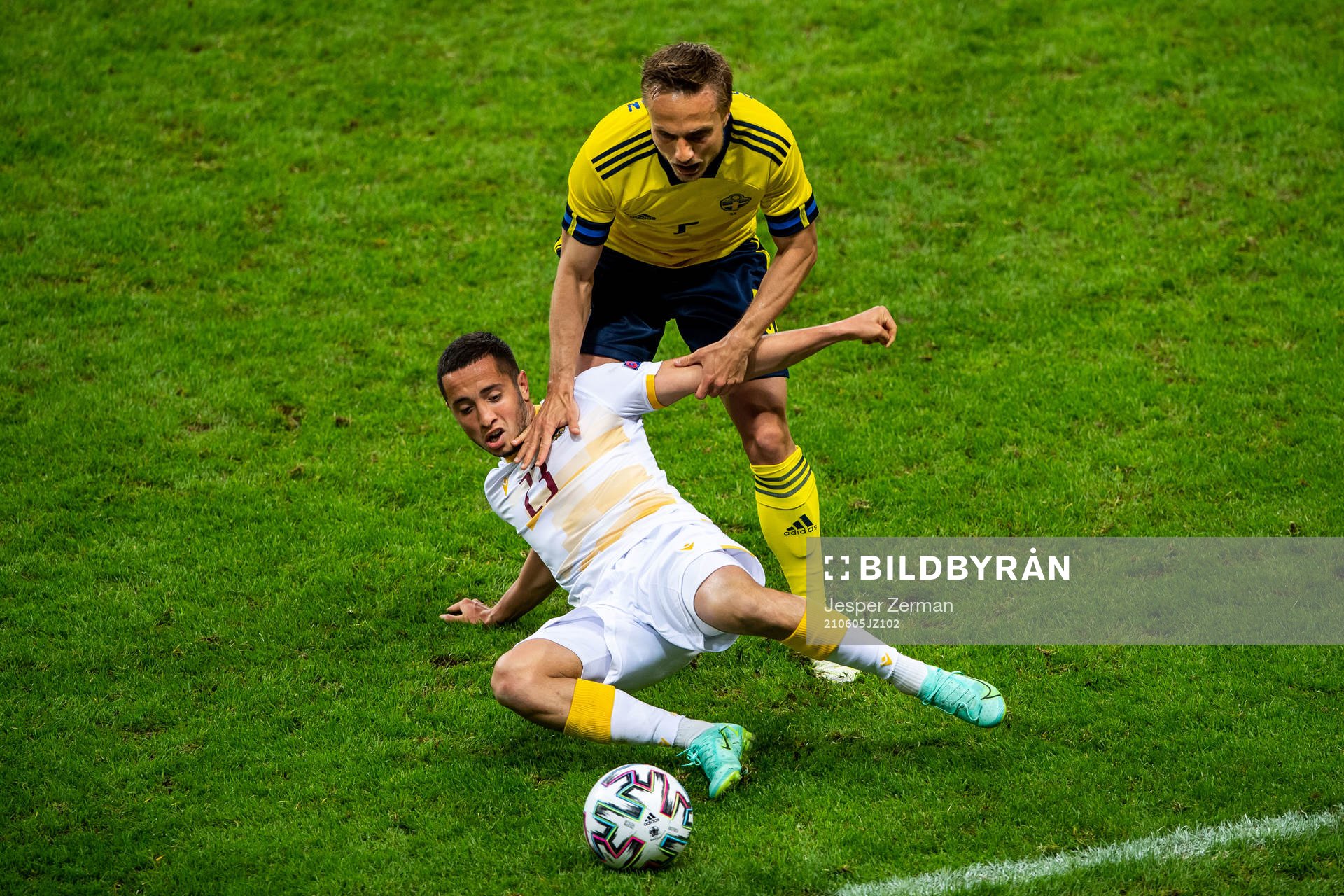 Vahan Bichakhcyan of Armenia and Pierre Bengtsson of Sweden