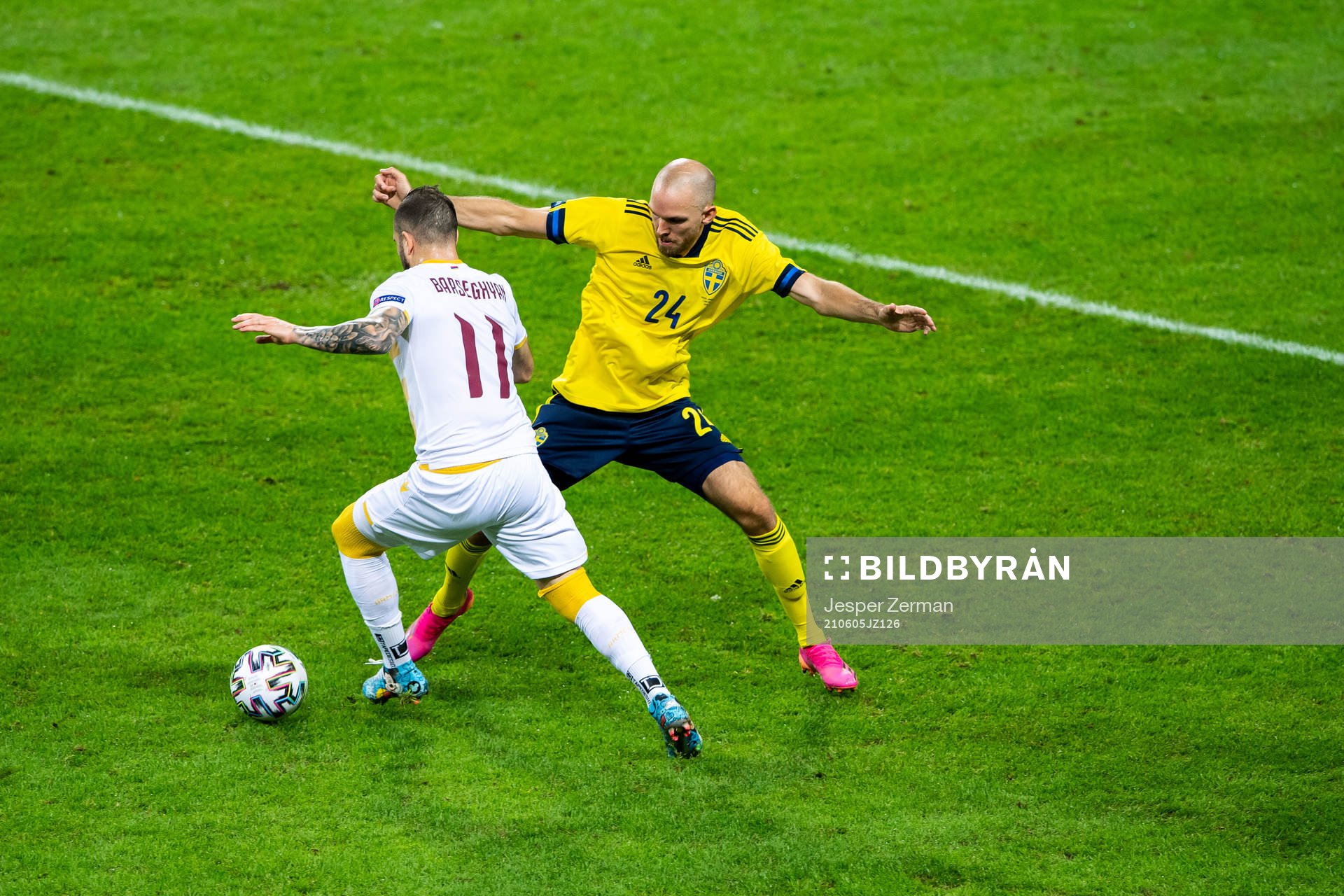 Tigran Barseghyan of Armenia and Marcus Danielson of Sweden