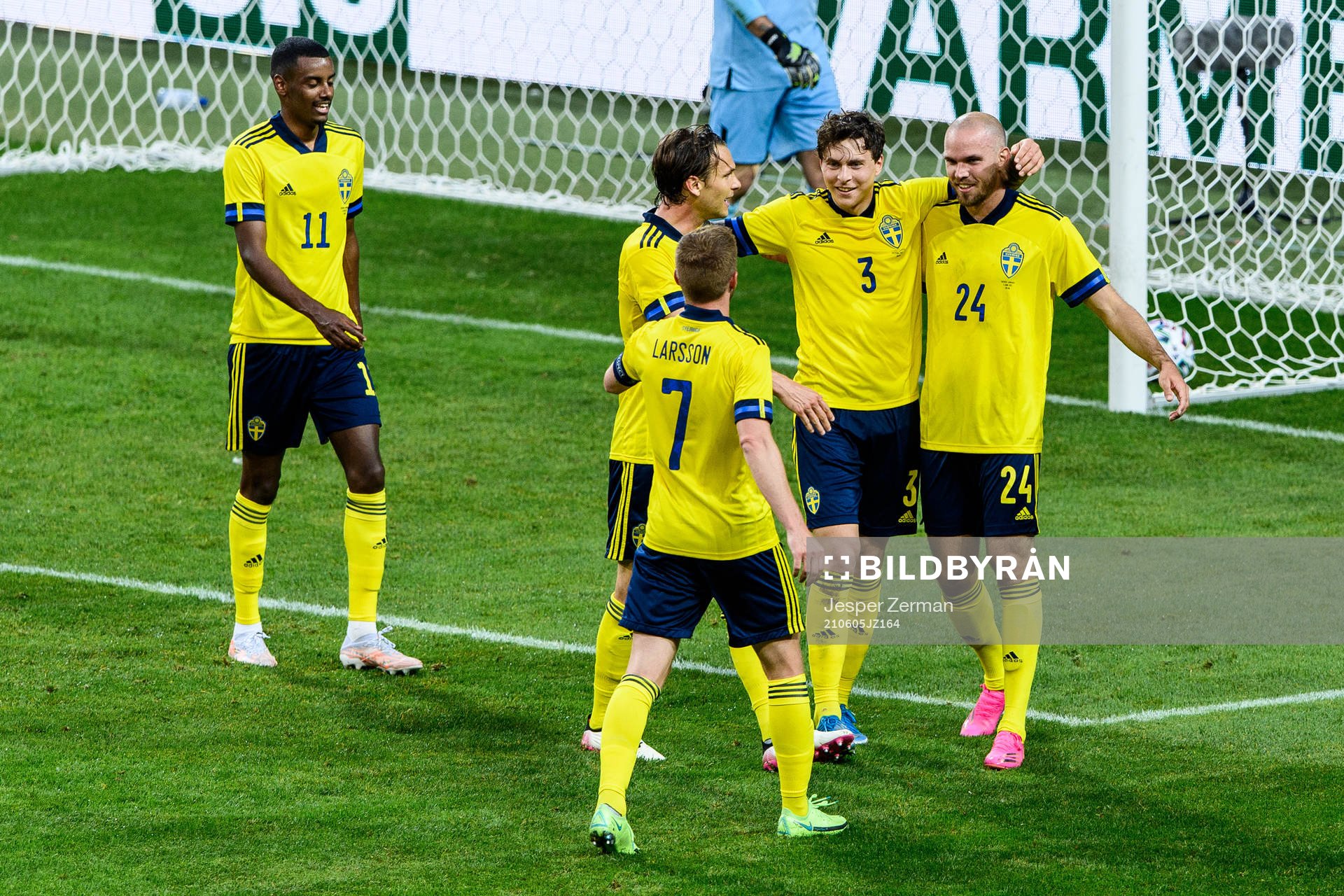 Marcus Danielson of Sweden (t.r) celebrate together with
