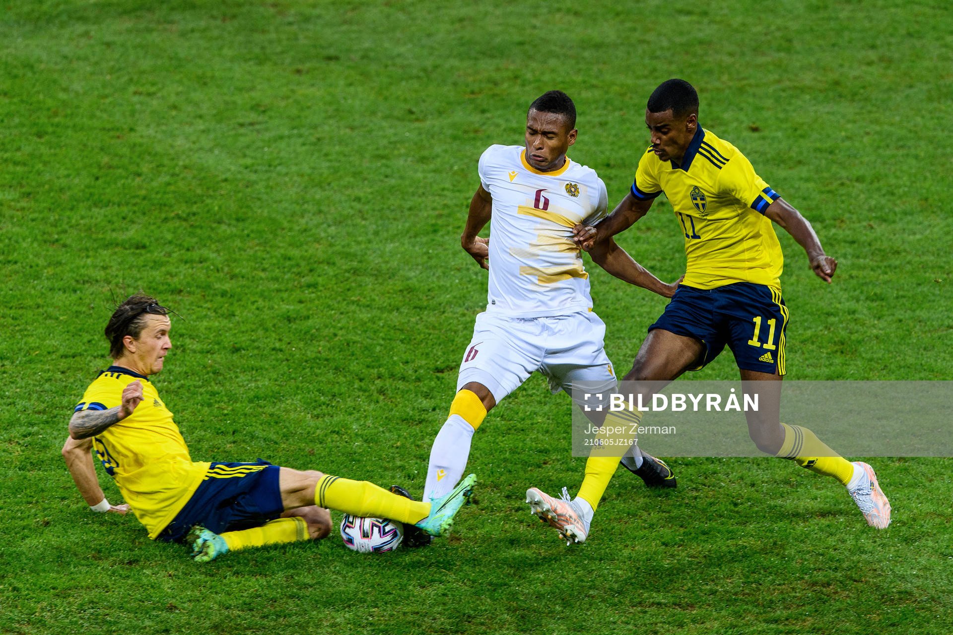 Kristoffer Olsson and Alexander Isak of Sweden against