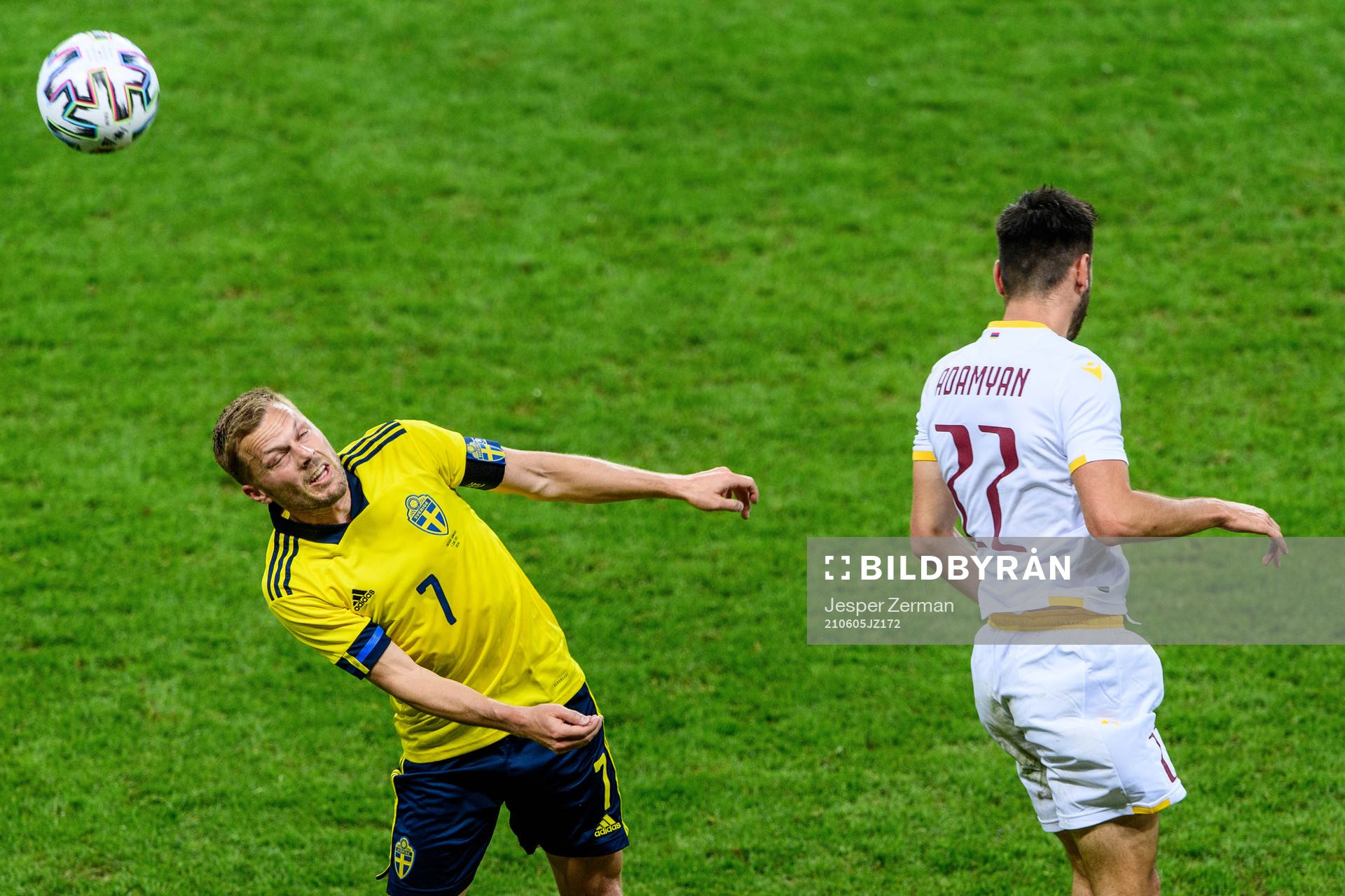 Sebastian Larsson of Sweden and Sargis Adamyan of Armenia