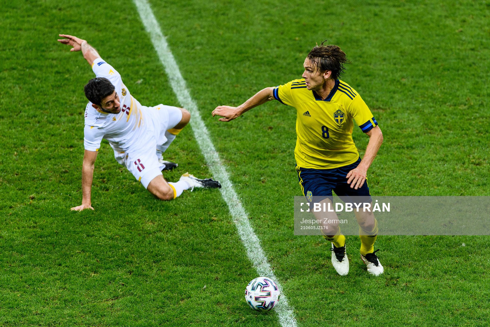 Karen Muradyan of Armenia and Albin Ekdal of Sweden