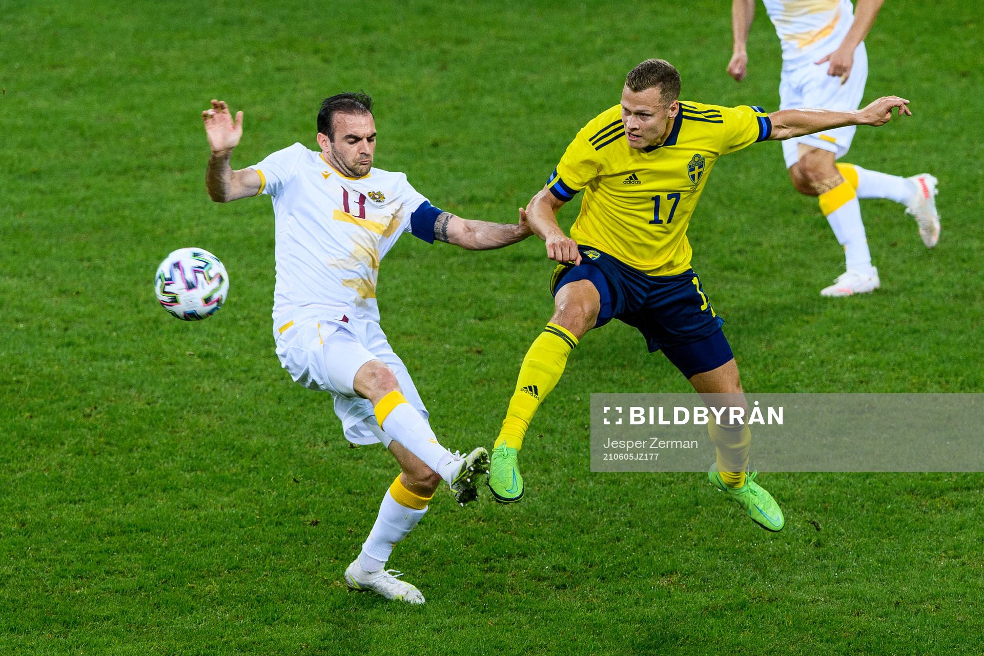 Kamo Hovhannisyan of Armenia and Viktor Claesson of Sweden