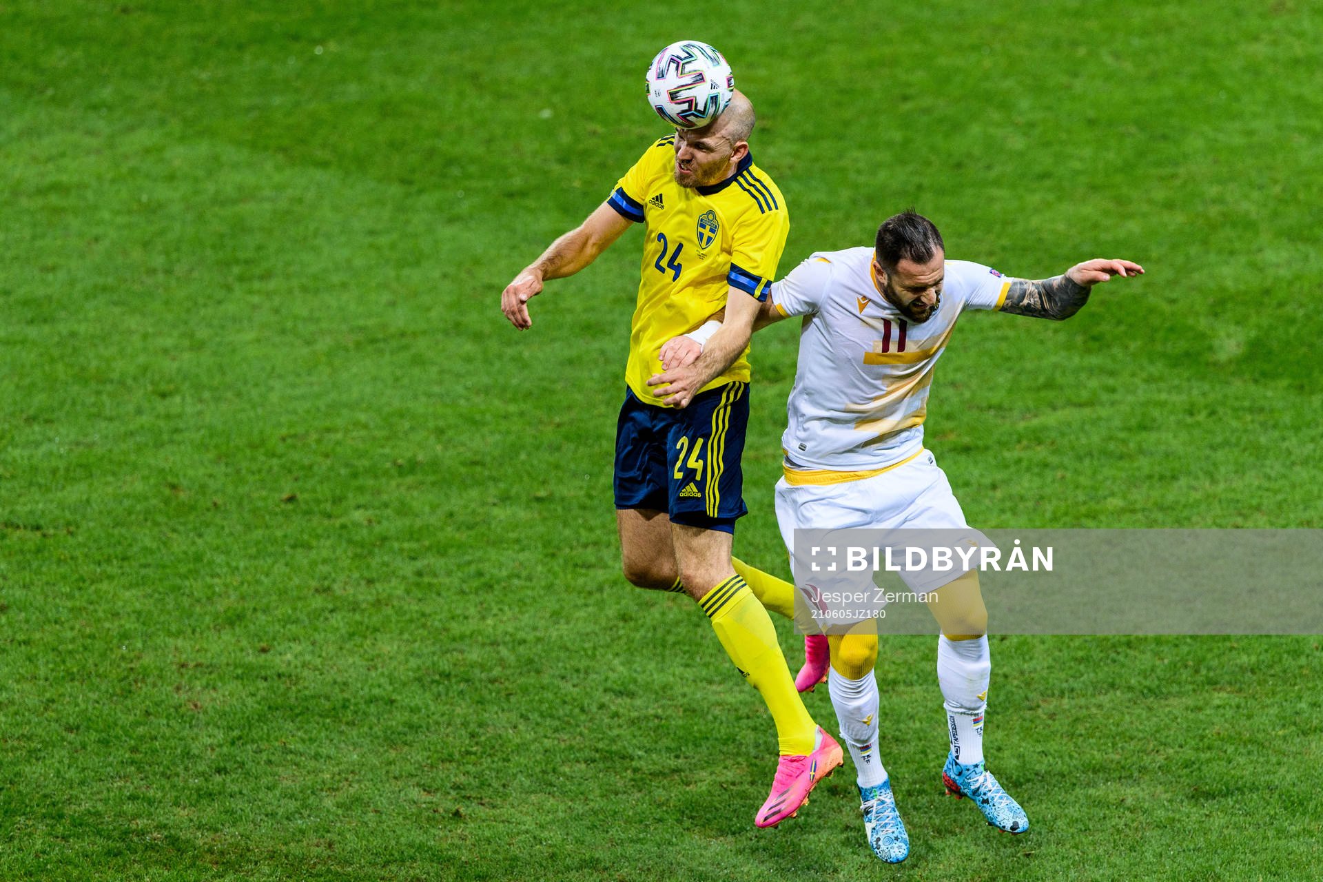 Marcus Danielson of Sweden and Tigran Barseghyan of Armenia