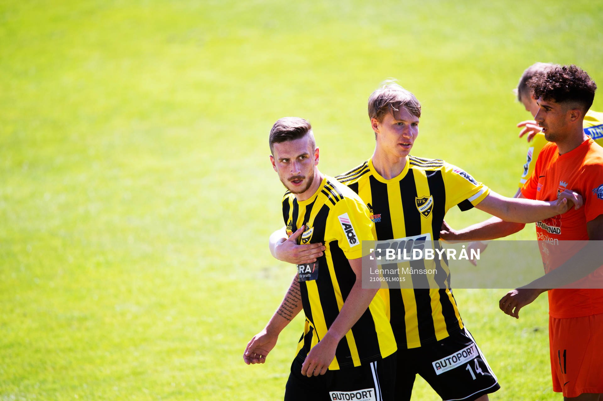 IFK Hässleholms Max Sandberg och Hugo Arvidsson i matchen