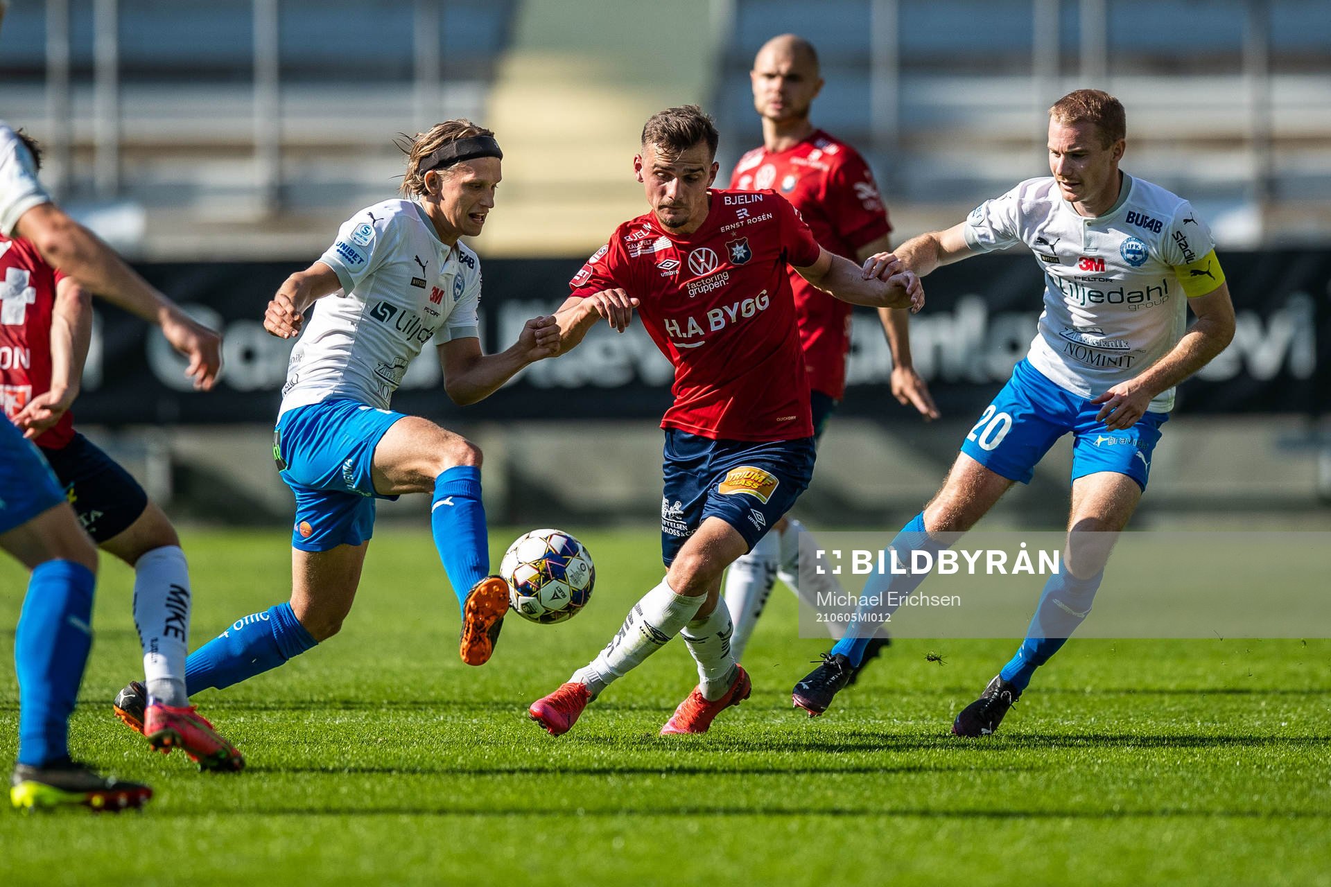 Värnamos Charlie Vindehall och Örgrytes Ajdin Zeljkovic