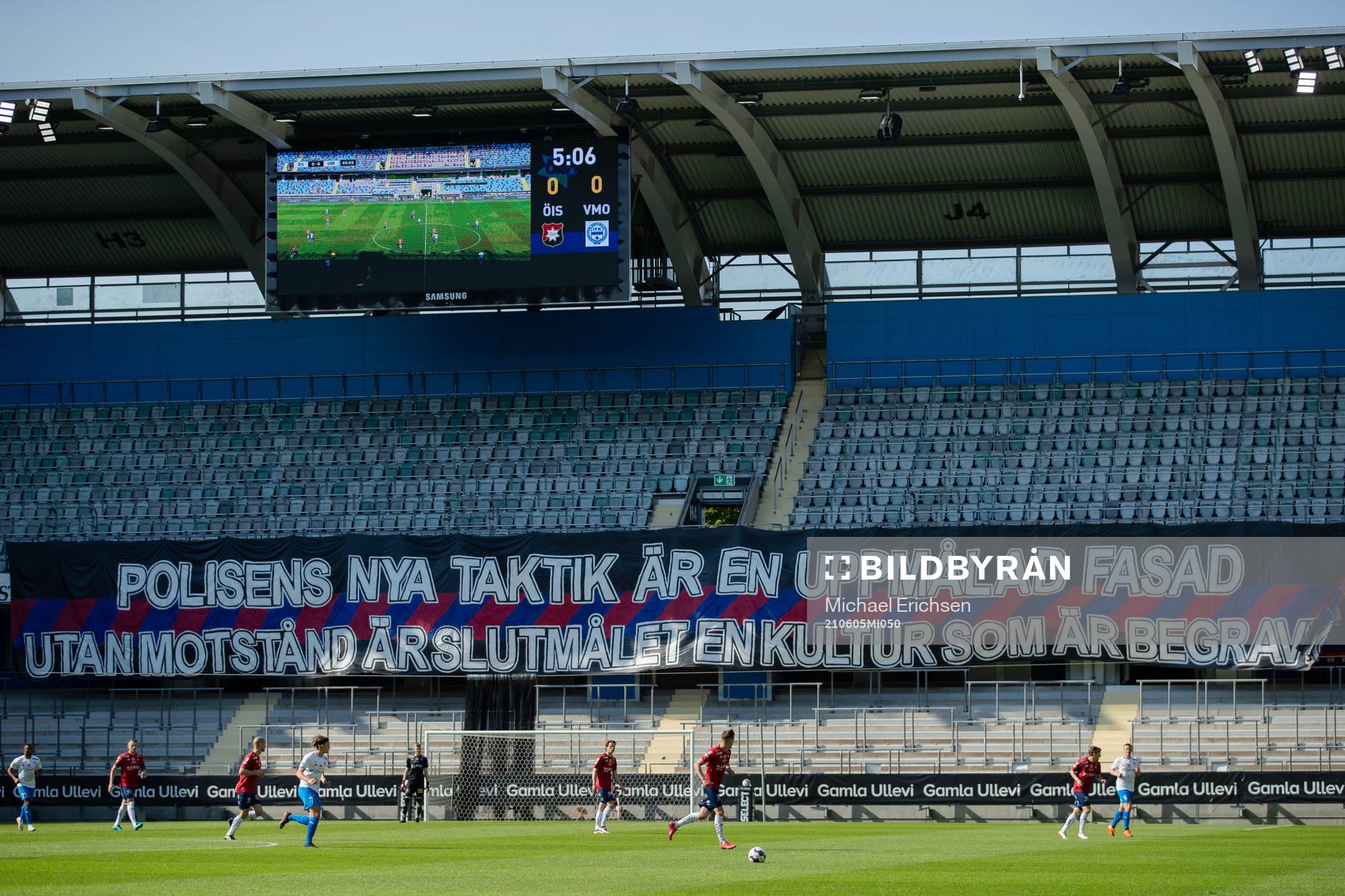 En banderoll på läktarna