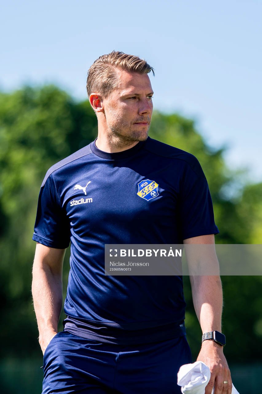 Eskilsminnes Tränare Patrik Ingelsten deppar