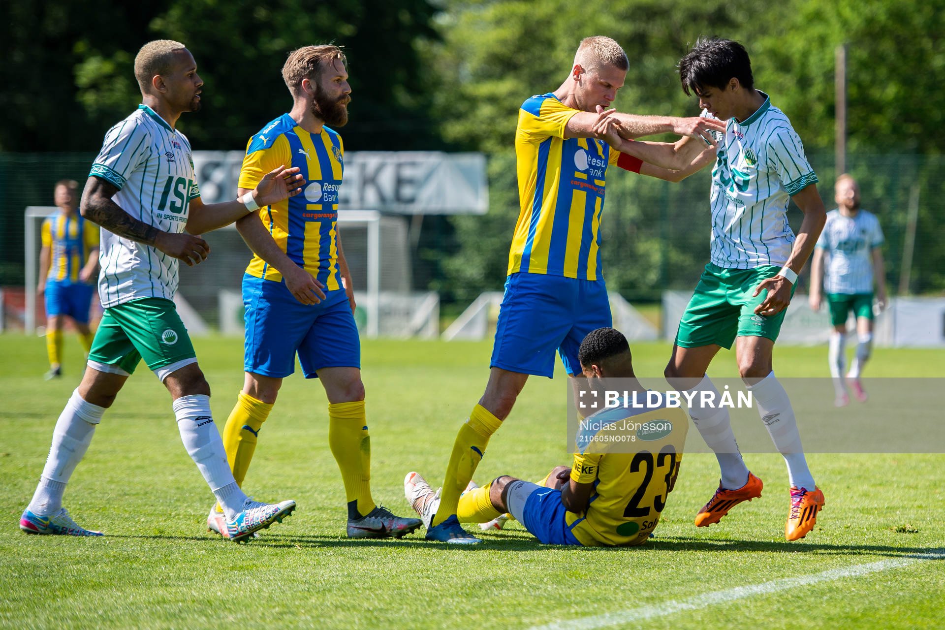 Eskilsminnes Jonatan Persson puttar bort Västra frölundas