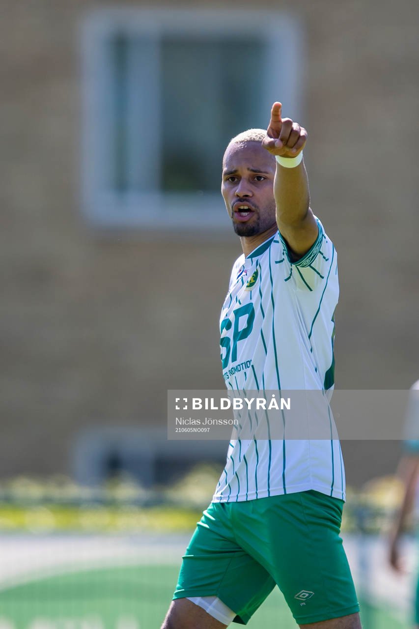 Västra frölundas Pascal Olsson under fotbollsmatchen i Division 2 mellan Eskilsminne och Västra Frölunda den 5 juni 2021 i Helsingborg.