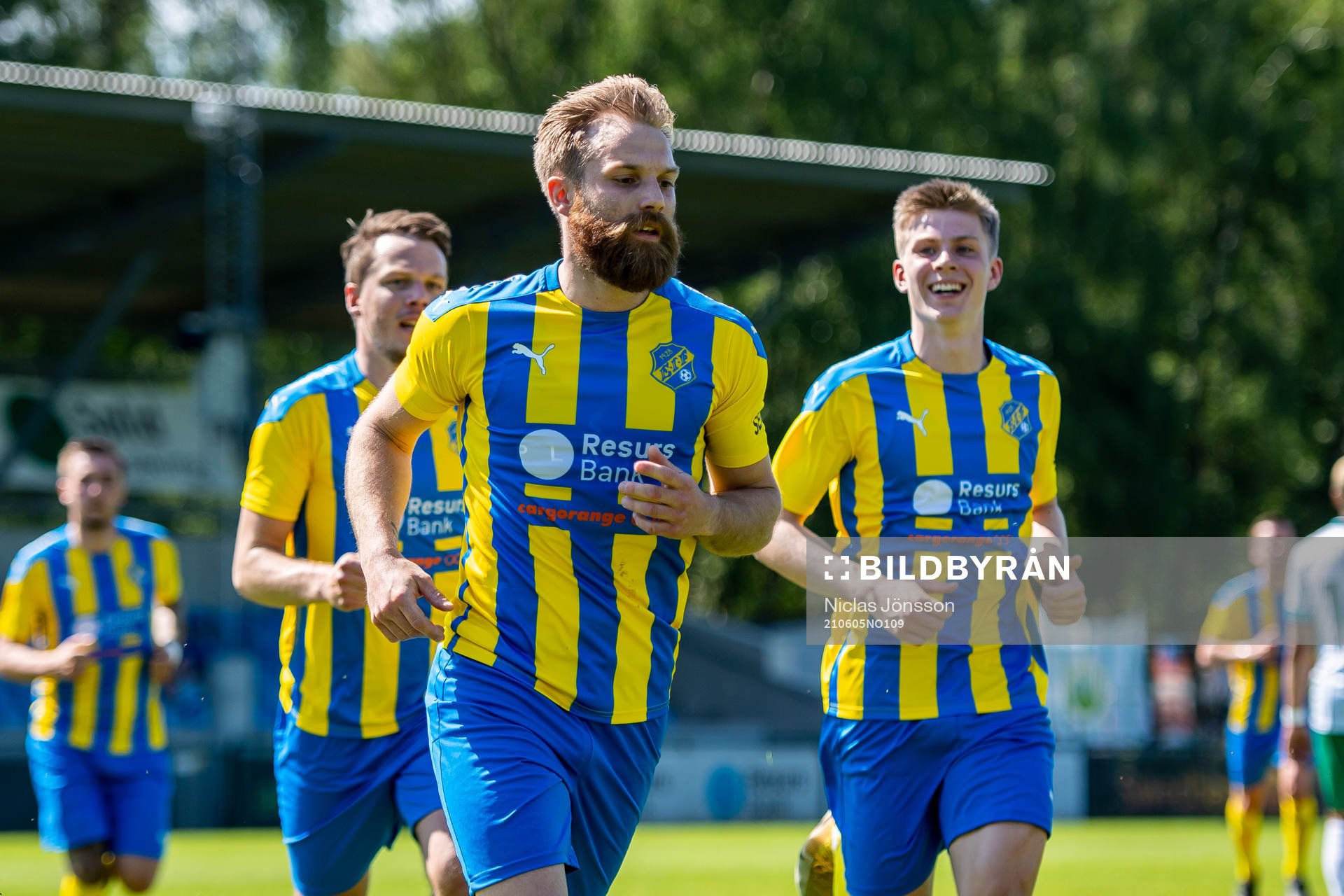 Eskilsminnes Emil Åberg jublar