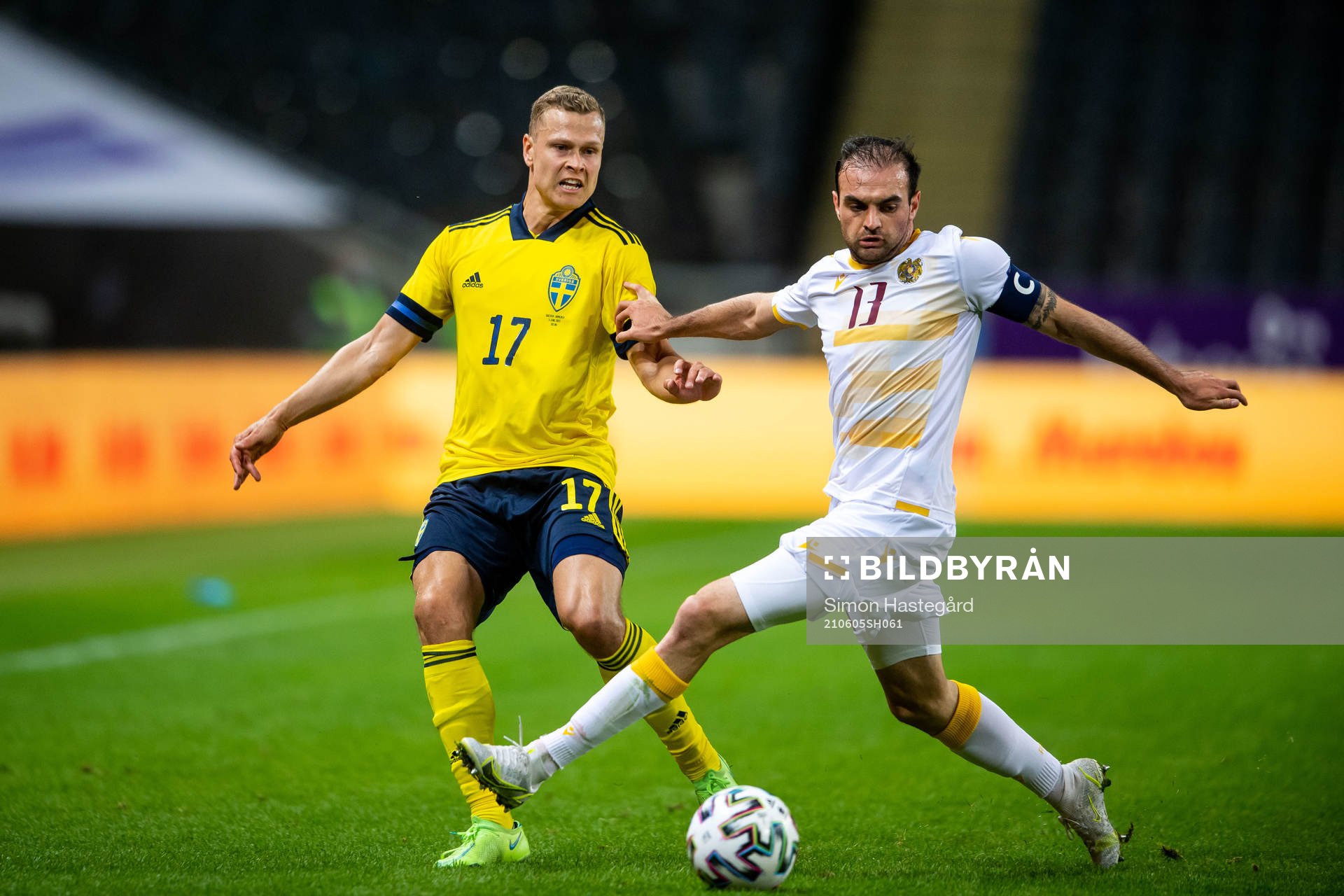 Viktor Claesson of Sweden and Kamo Hovhannisyan of Armenia