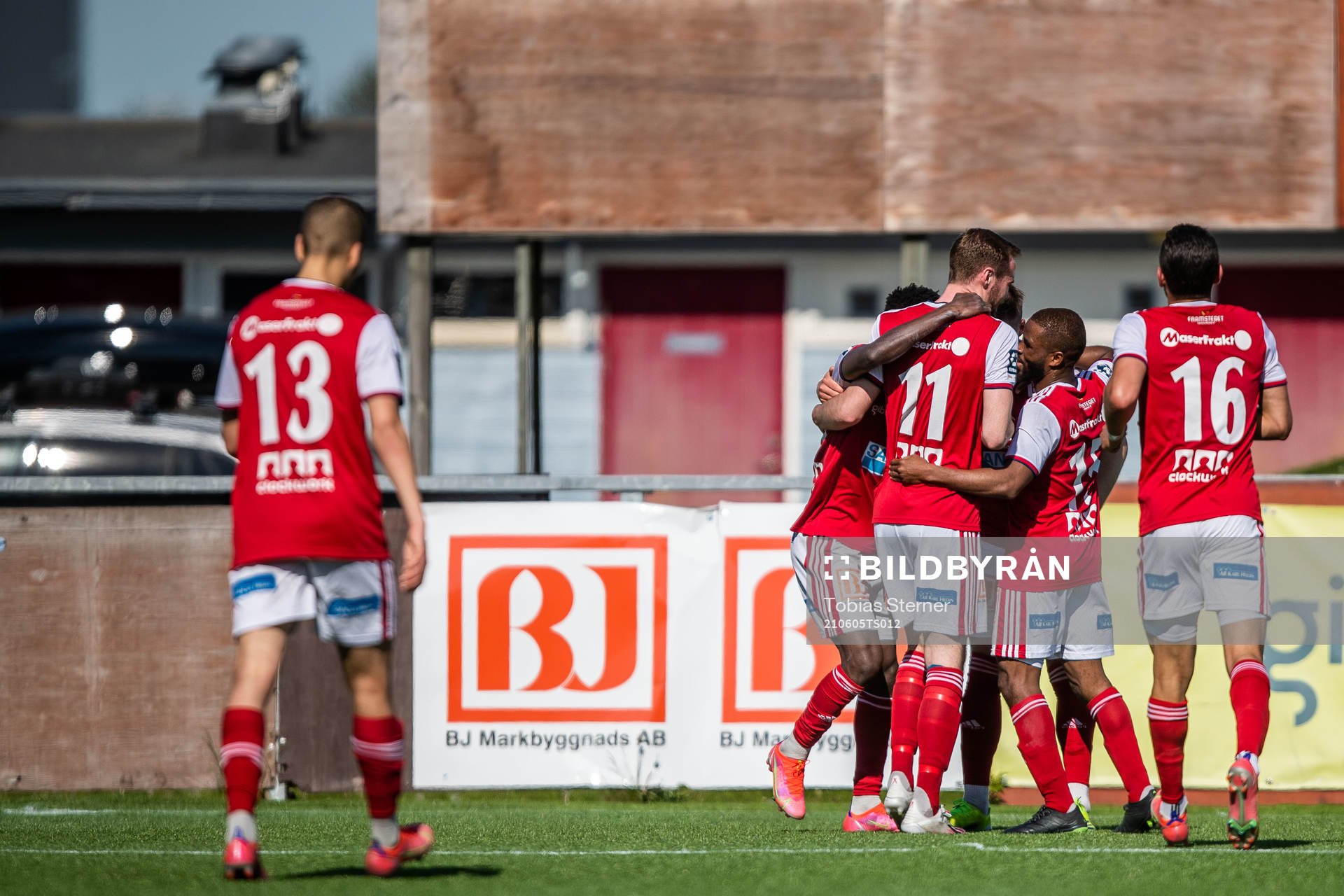 Sandvikens spelare jublar
