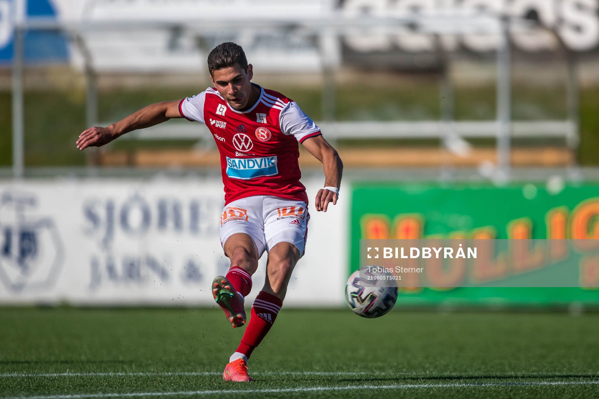 Sandvikens Ahmed Bonnah gör 3-1 under fotbollsmatchen i Division 1 norra mellan Sandviken och Dalkurd den 5 juni 2021 i Sandviken. 