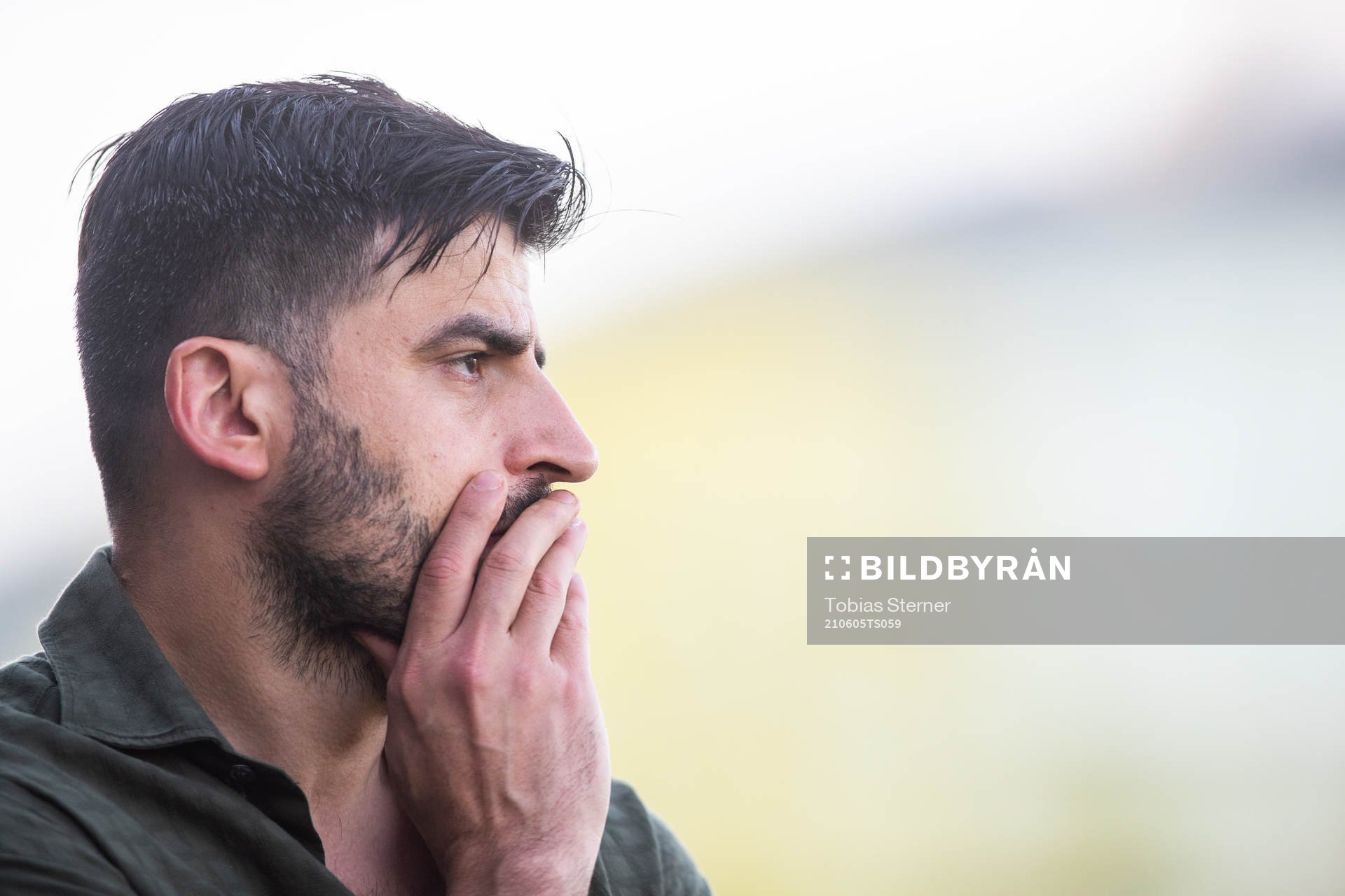 Dalkurds tränare Mesut Meral fotbollsmatchen i Division 1