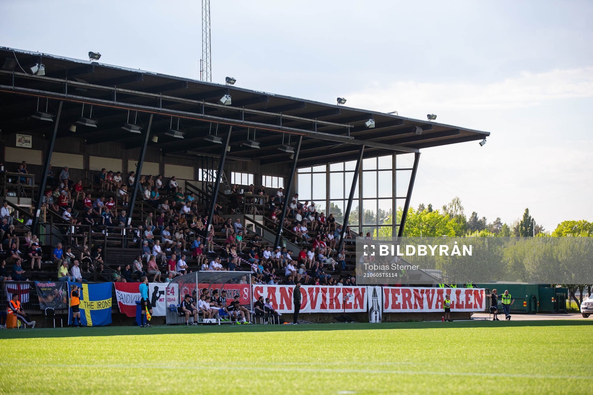 Jernvallens huvudläktare