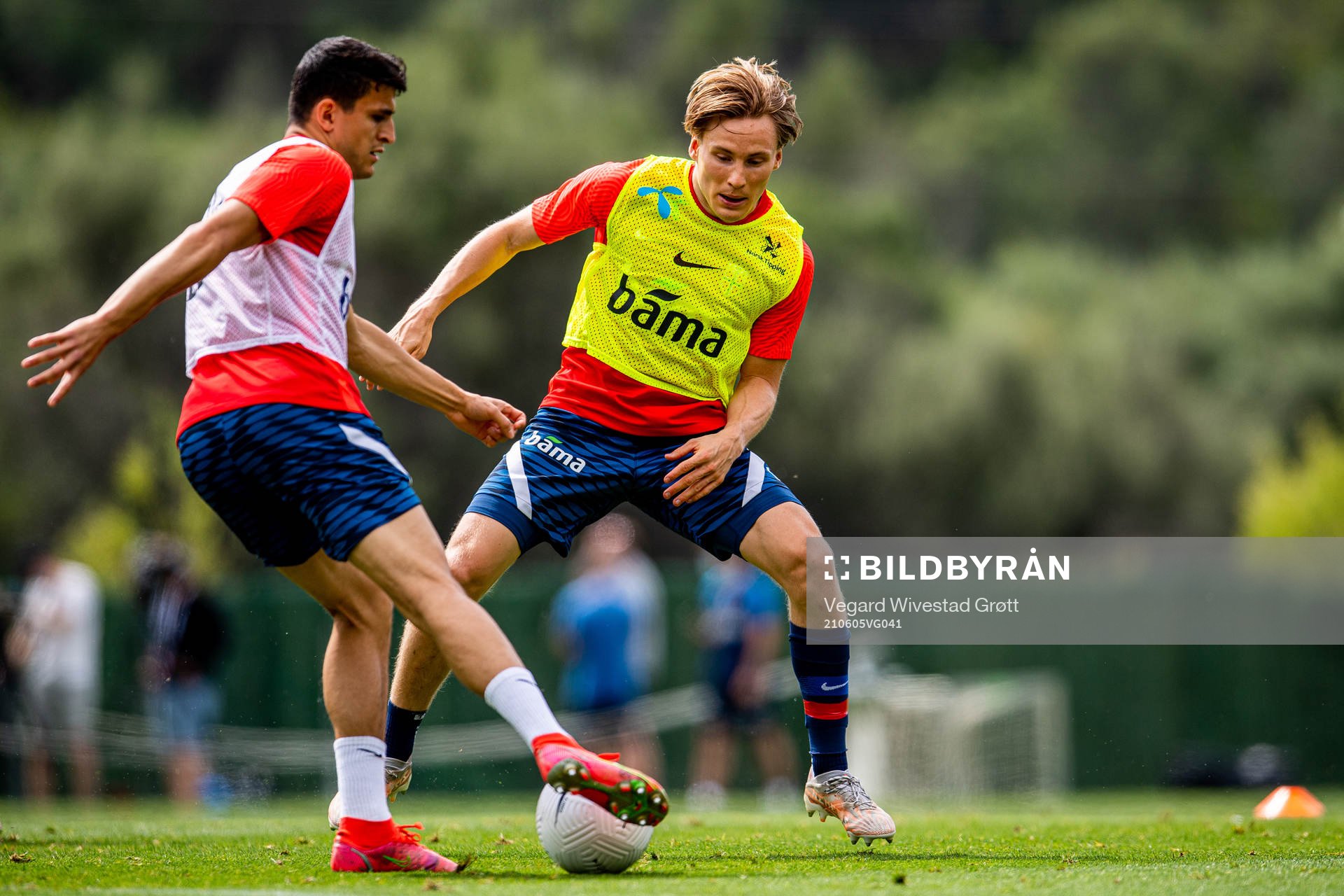 Mohamed Elyounoussi and Jonas Svensson of the Norwegian national football team during a training session on June 5, 2021 in Marbella. 