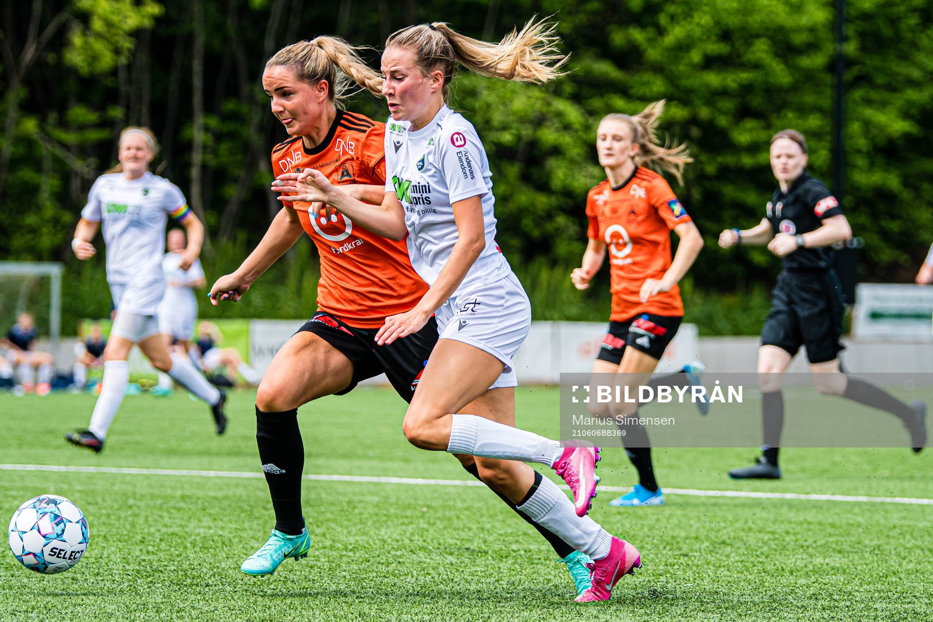 Dina Fosso Dale of Åsane and Ine Strømstad Berre of