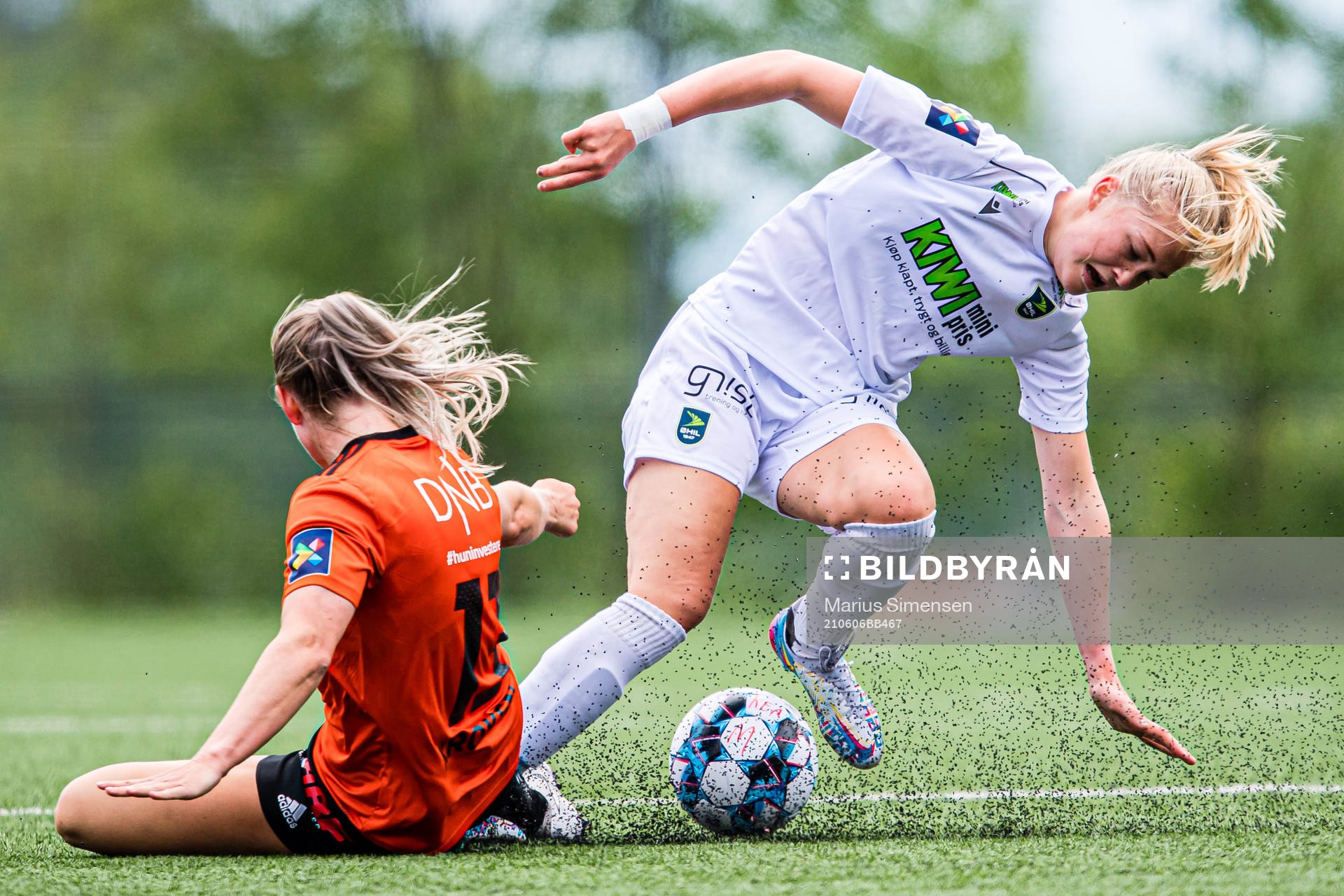 Ida Skaar Kroken of Åsane and Malene Maslø Dunsby of
