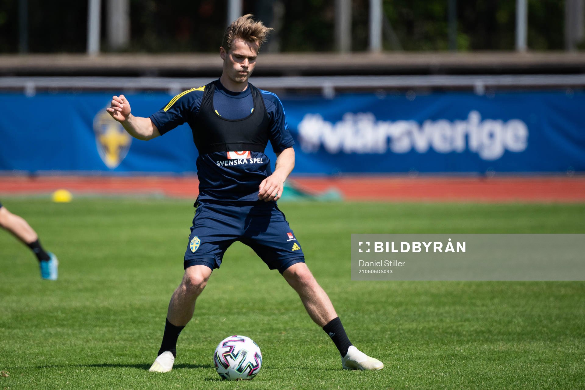 Hampus Finndell under en träning med Sveriges U21 landslag i fotboll den 6 juni 2021 i Falkenberg. 