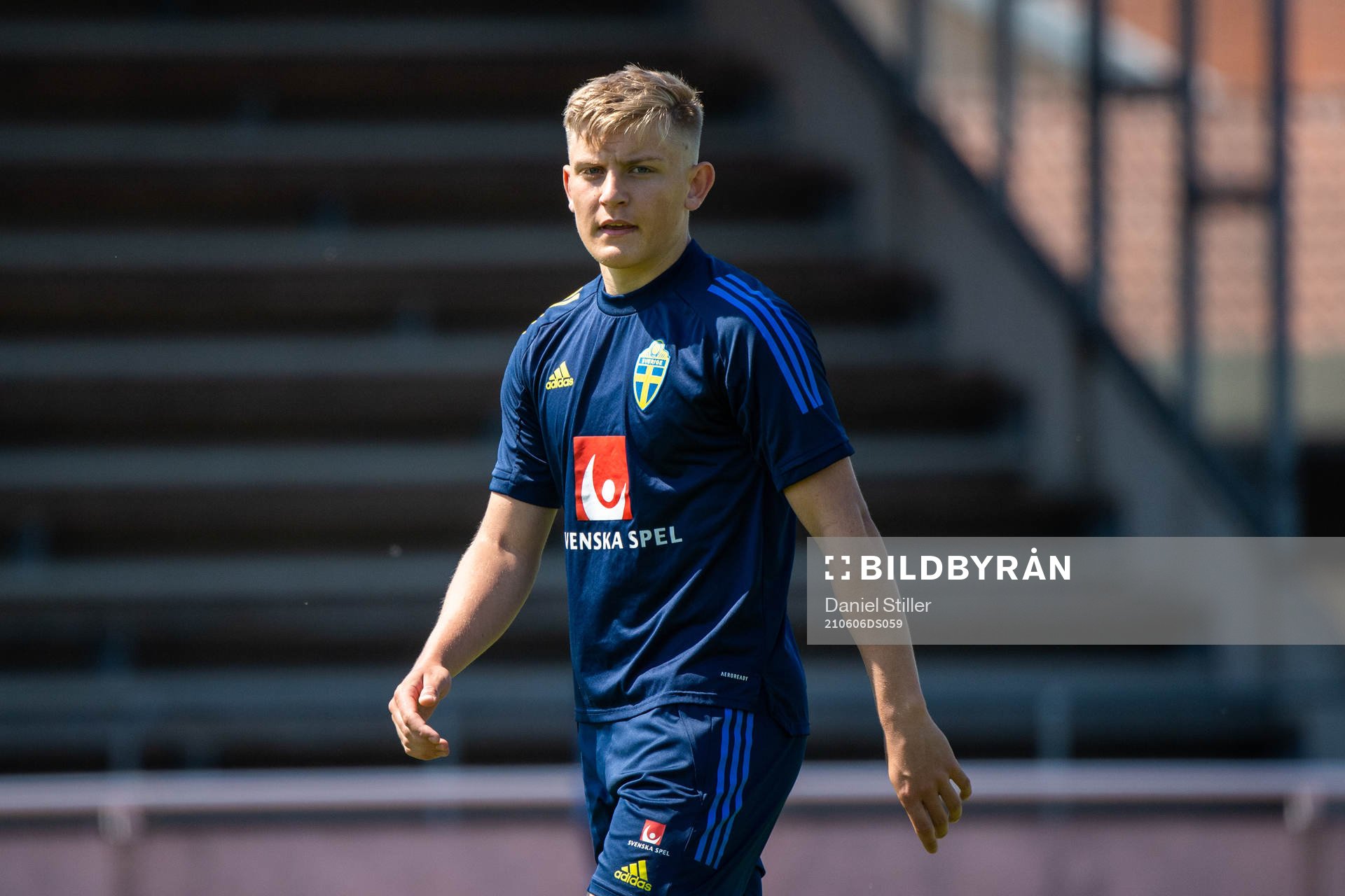 Dennis Collander under en träning med Sveriges U21 landslag i fotboll den 6 juni 2021 i Falkenberg. 