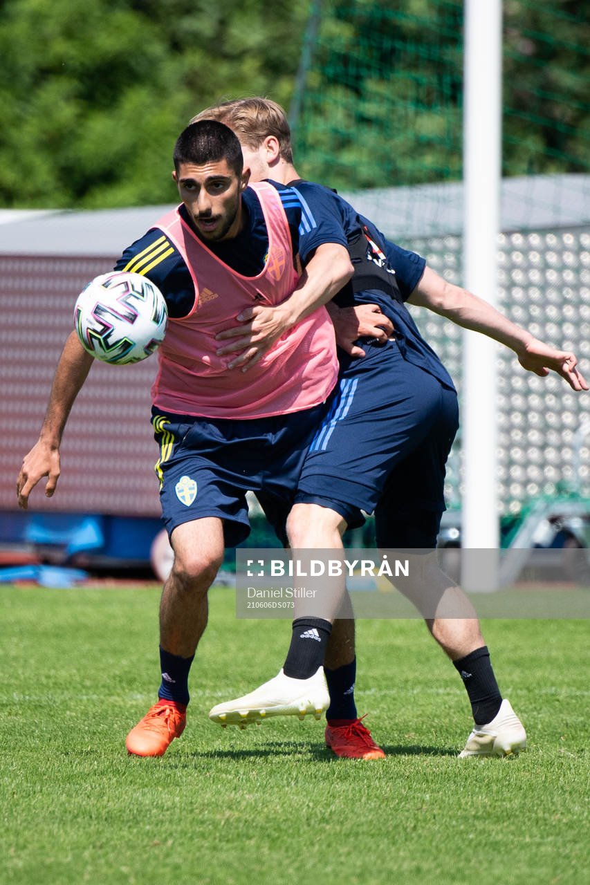 Rami Hajal under en träning med Sveriges U21 landslag i fotboll den 6 juni 2021 i Falkenberg. 