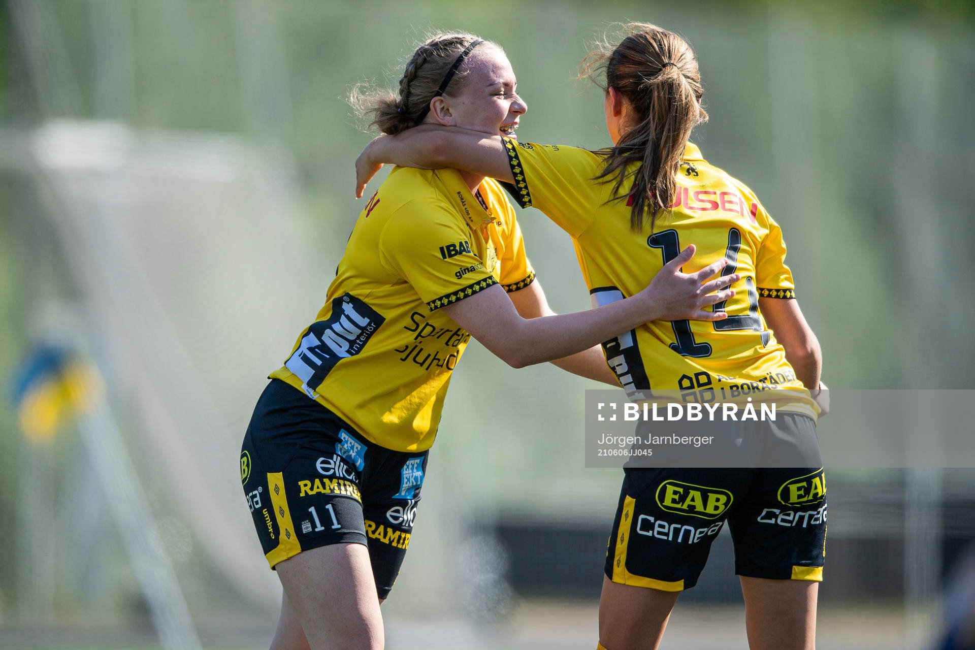 Elfsborgs Donika Shala jublar med Leann Nyström