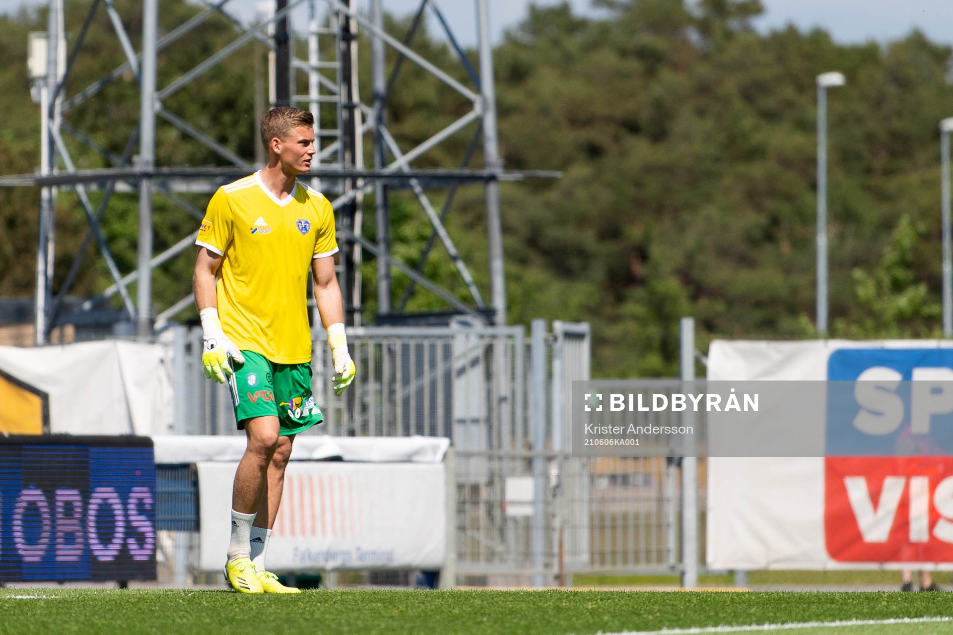 Falkenbergs målvakt Johan Brattberg före fotbollsmatchen