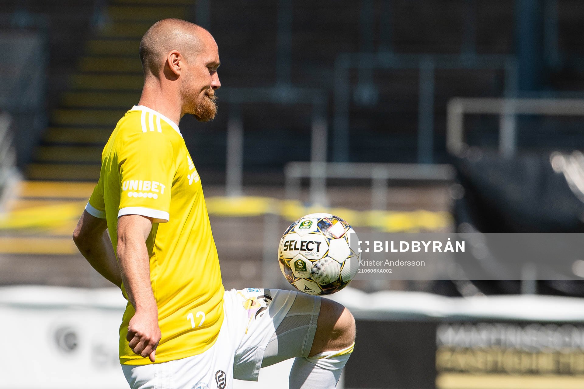 Falkenbergs Christoffer Carlsson före fotbollsmatchen i