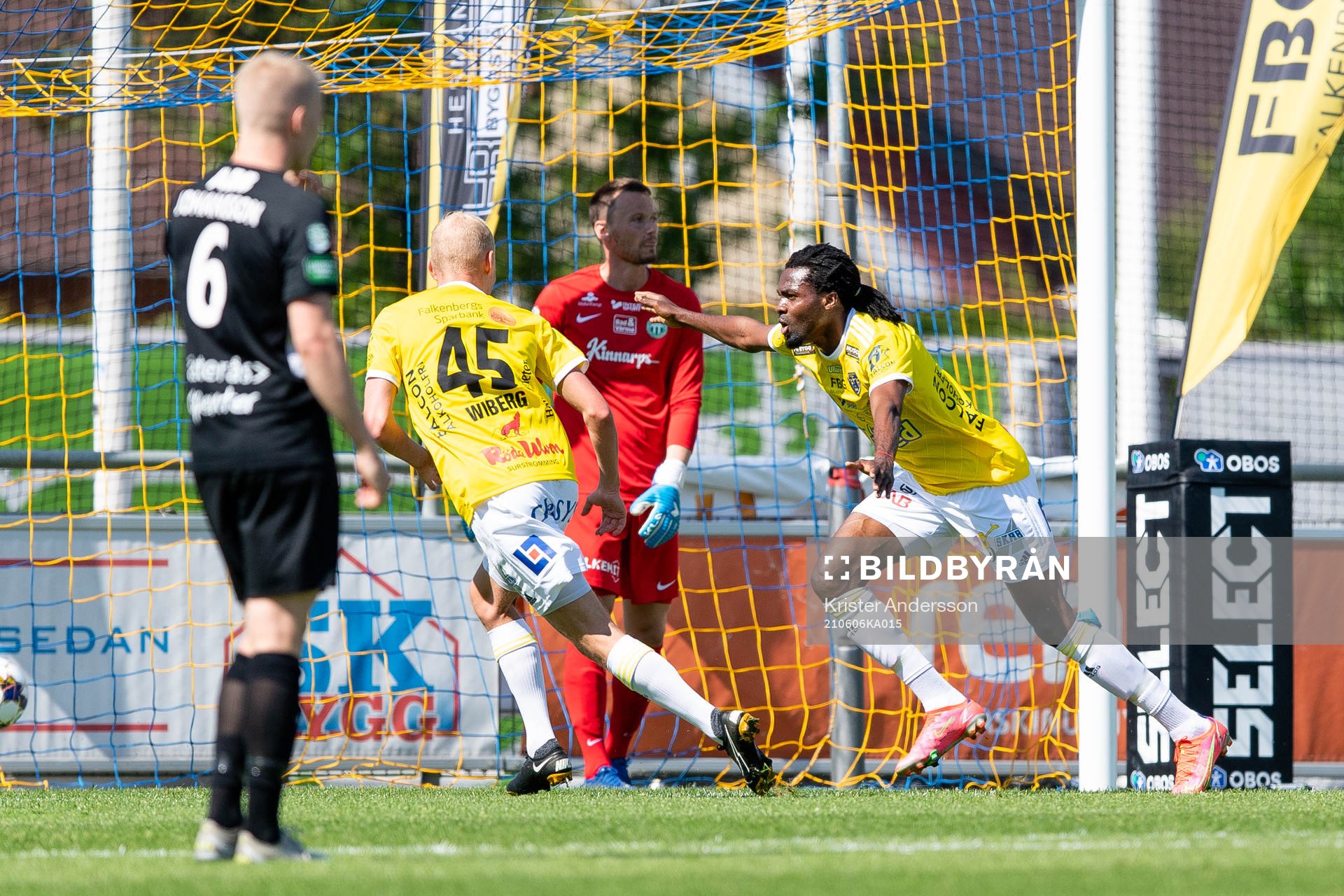 Falkenbergs Kwame Kizito jublar