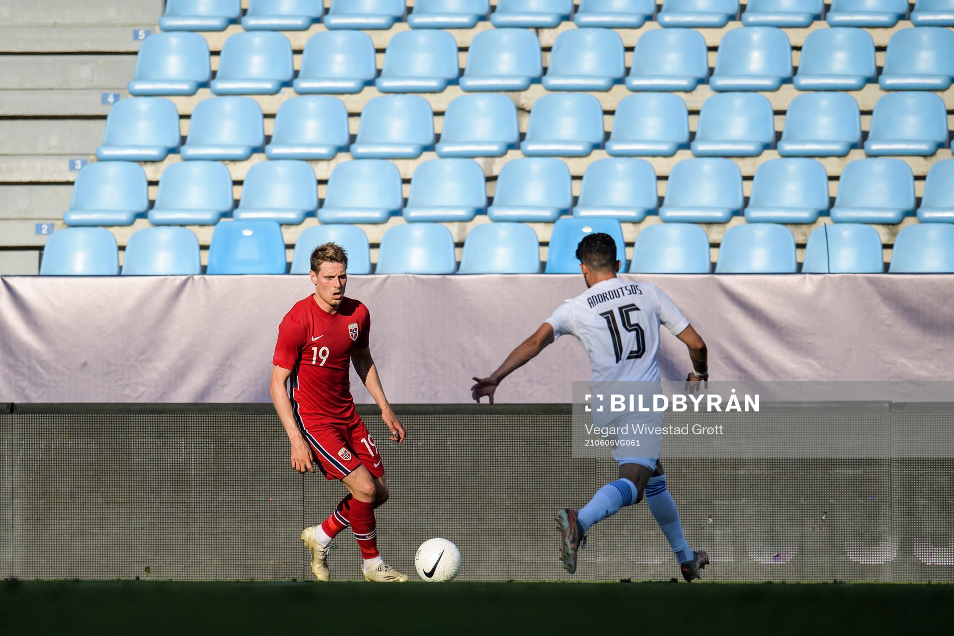 Kristoffer Zachariassen of Norway and Thanasis Androutsos
