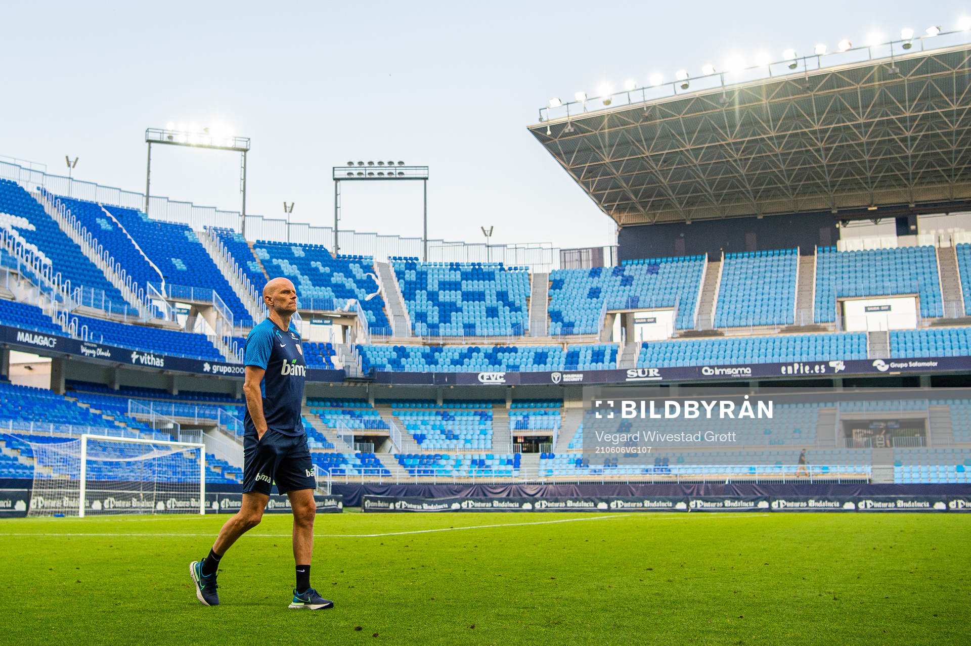 Ståle Solbakken, head coach of Norway, looks dejected