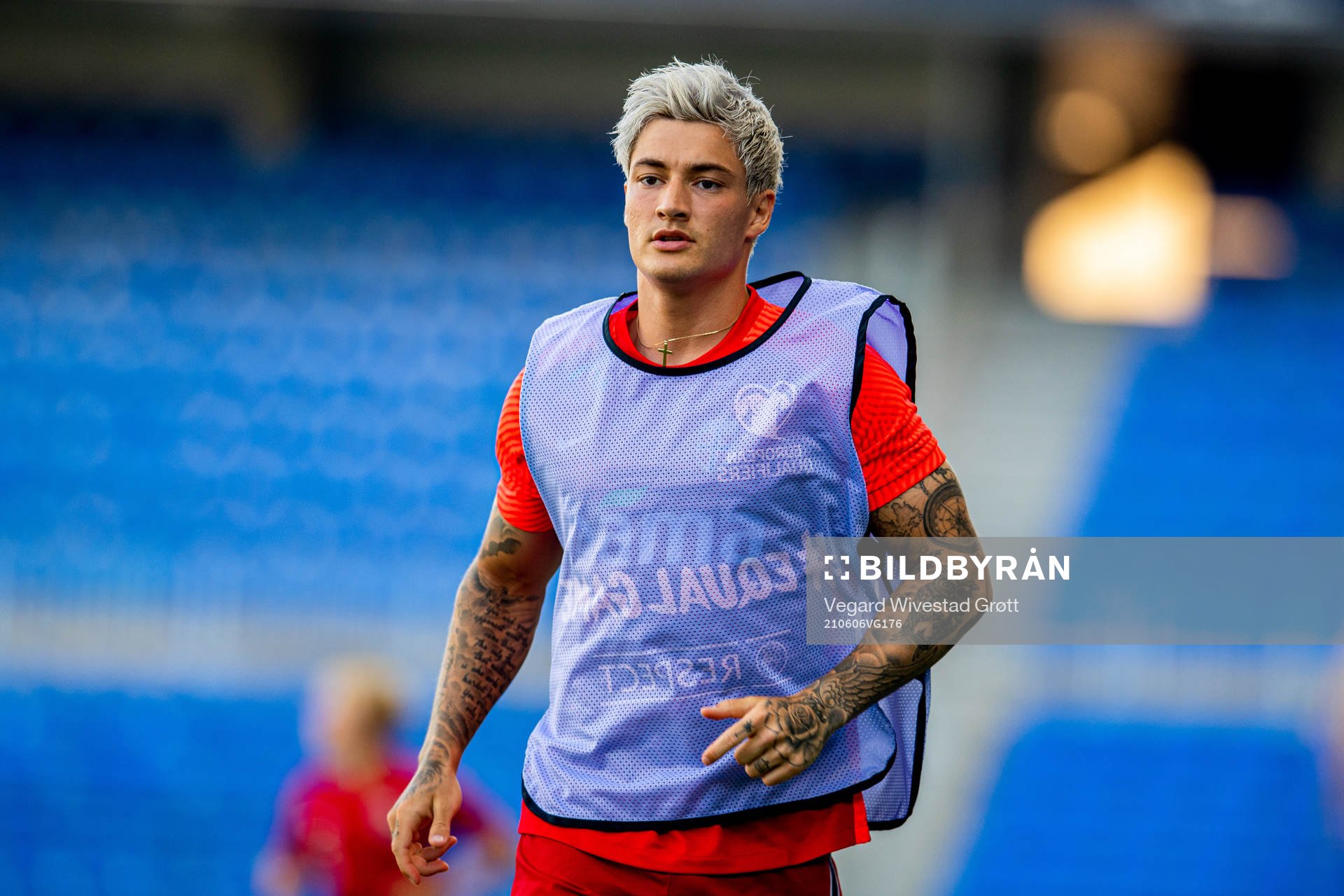 Mathias Normann of Norway warms up