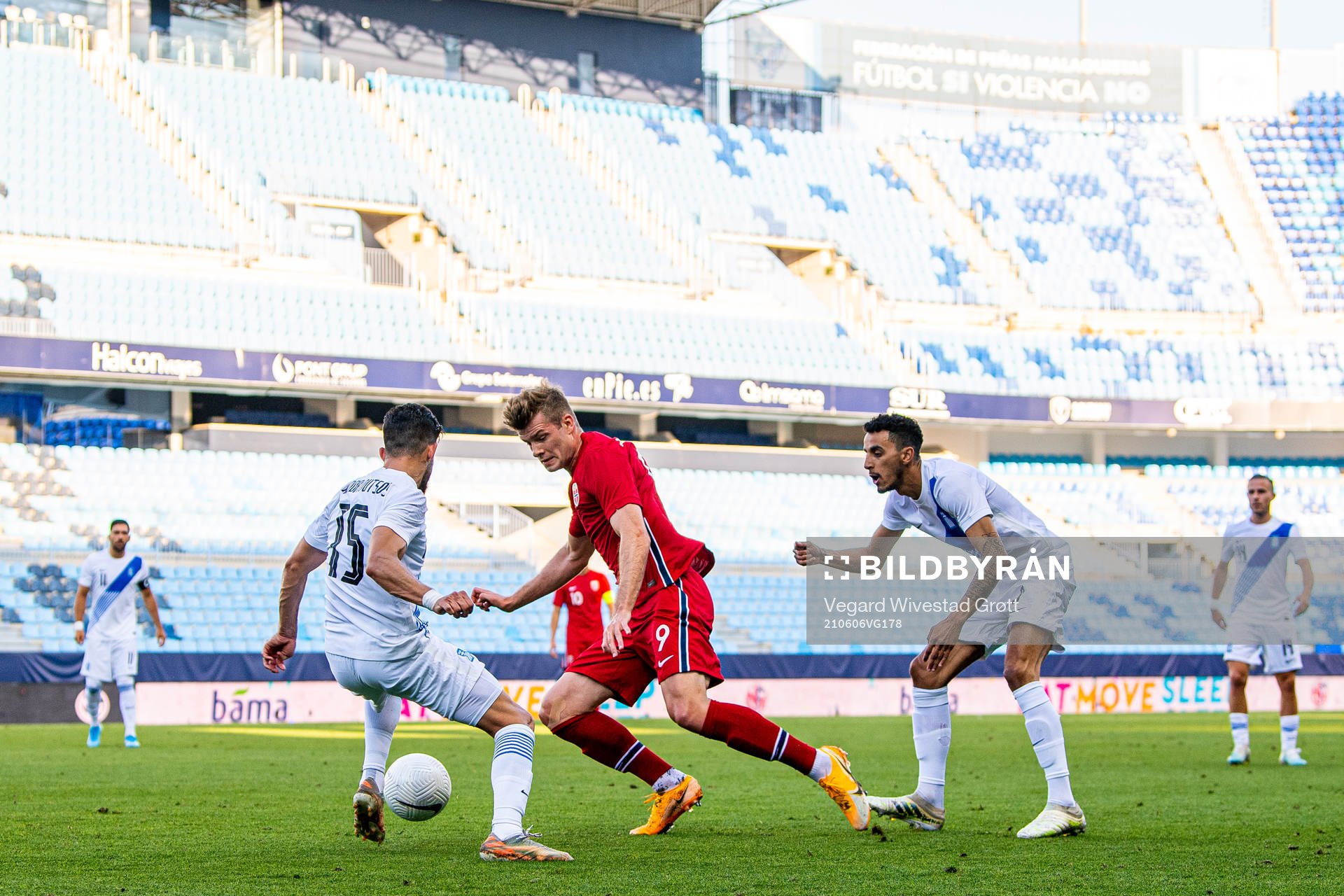 Thanasis Androutsos of Greece and Alexander Sørloth of