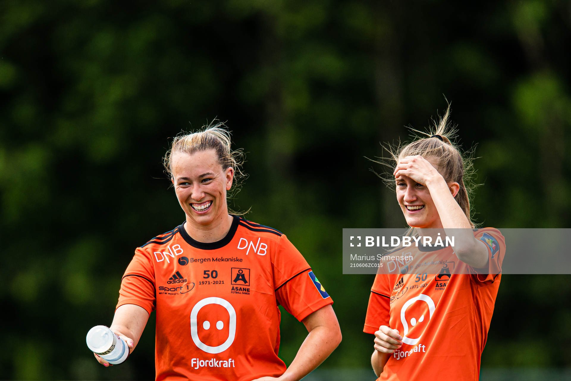 Katarina Dybvik Sunde and Synne Eide Bjørnebøle of Åsane