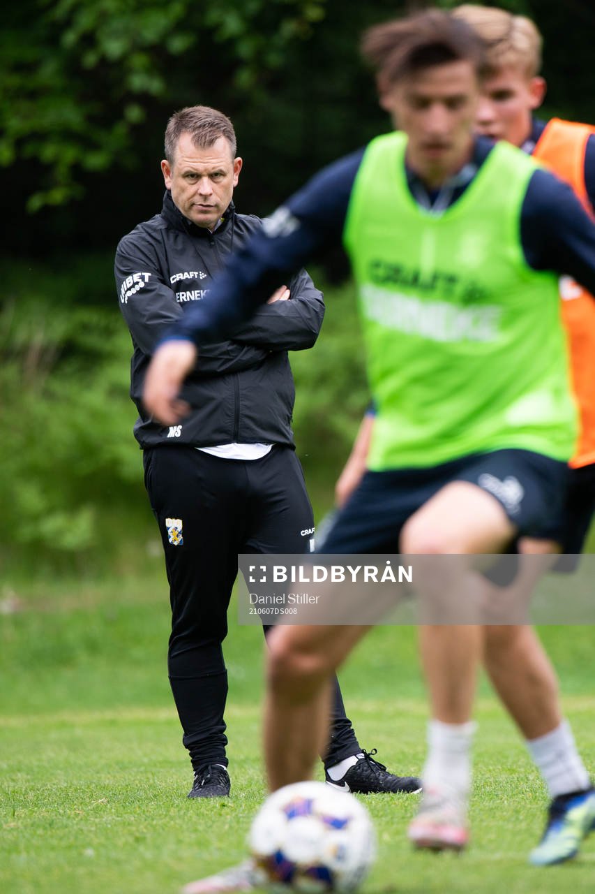 Tränare Mikael Stahre under en träning med IFK Göteborg den 7 juni 2021 i Göteborg. 