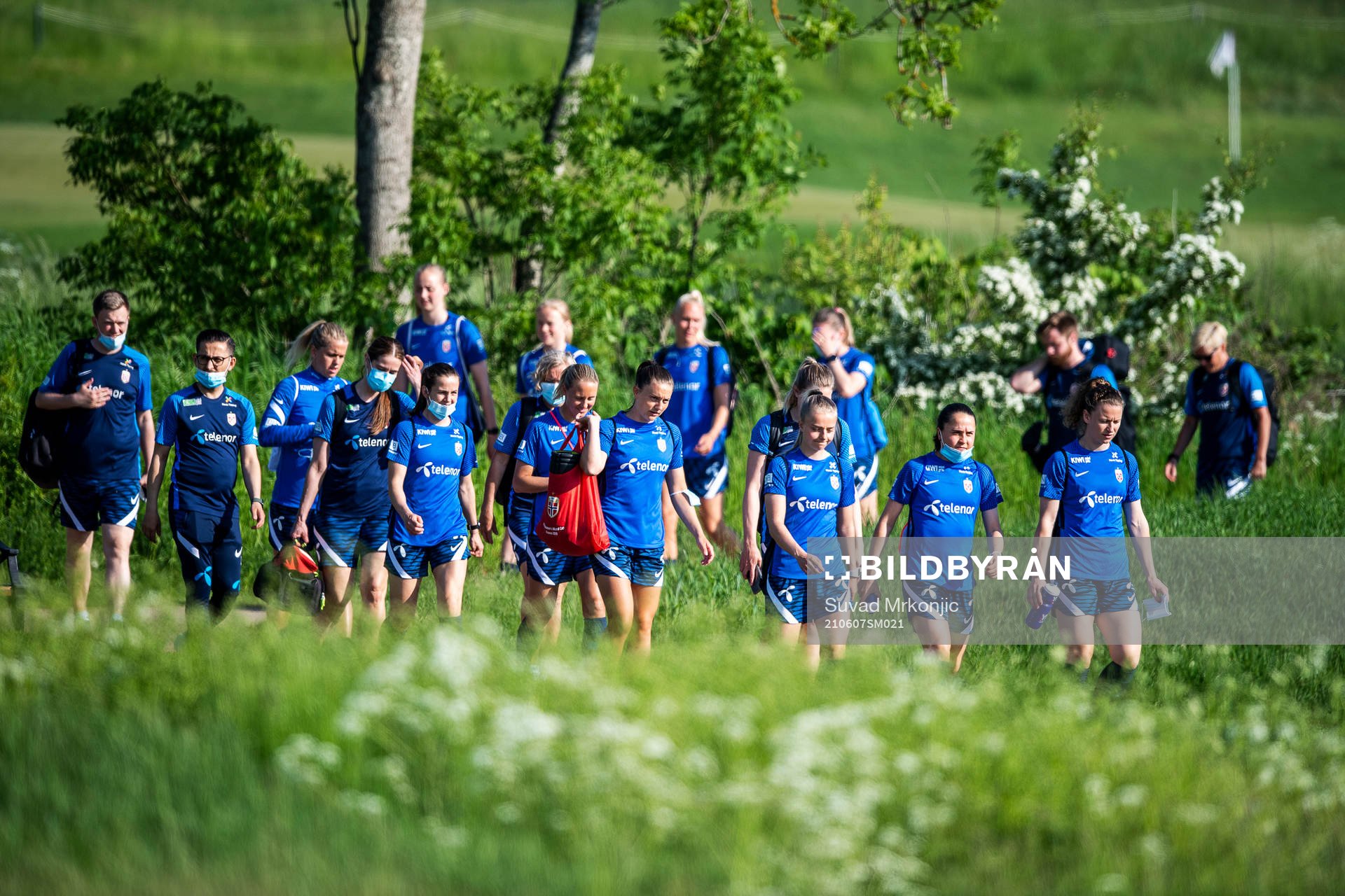 Vilde Bøe Risa and the players of the Norwegian women's