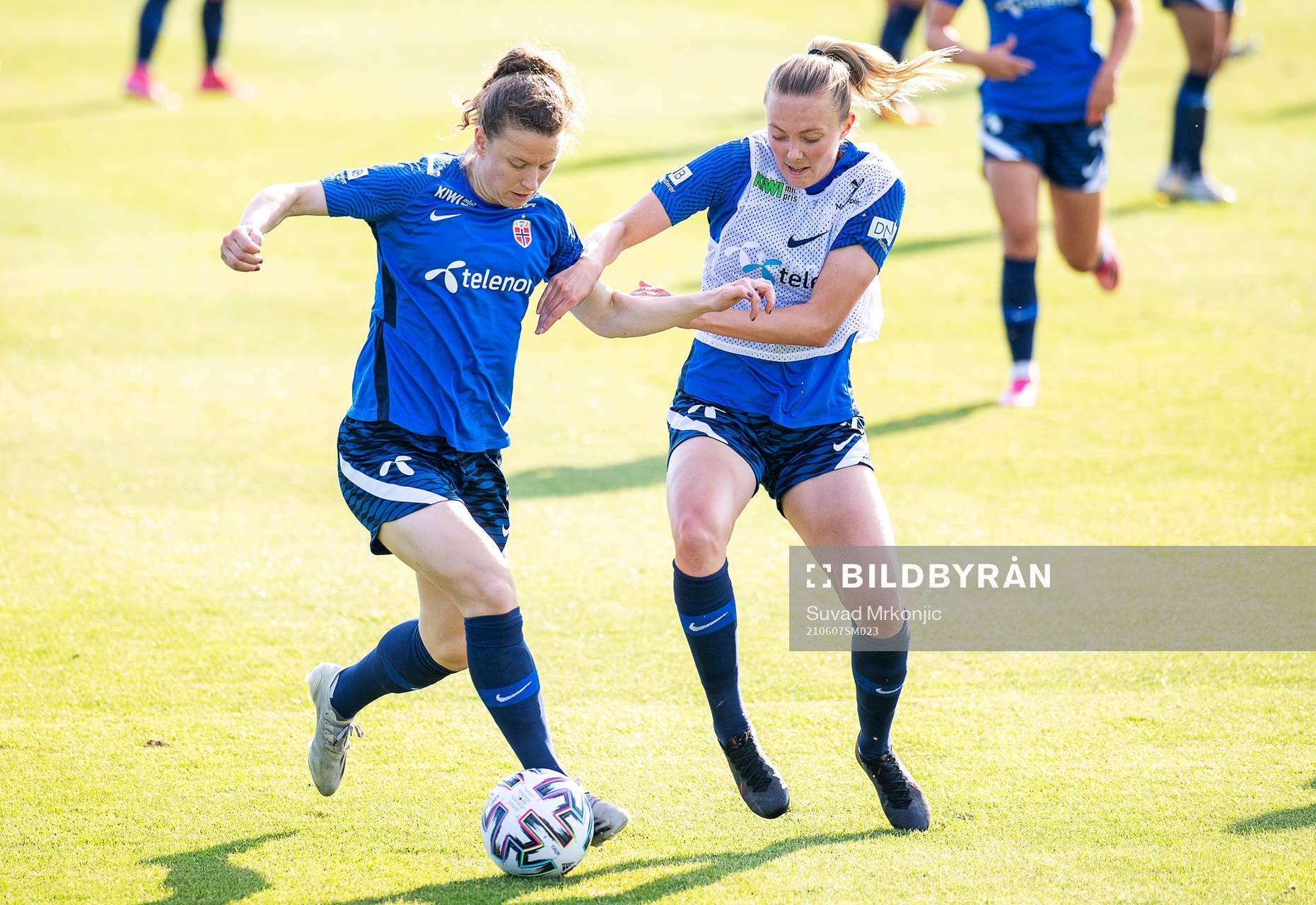 Synne Skinnes Hansen and Synne Sofie Kinden Jensen of the