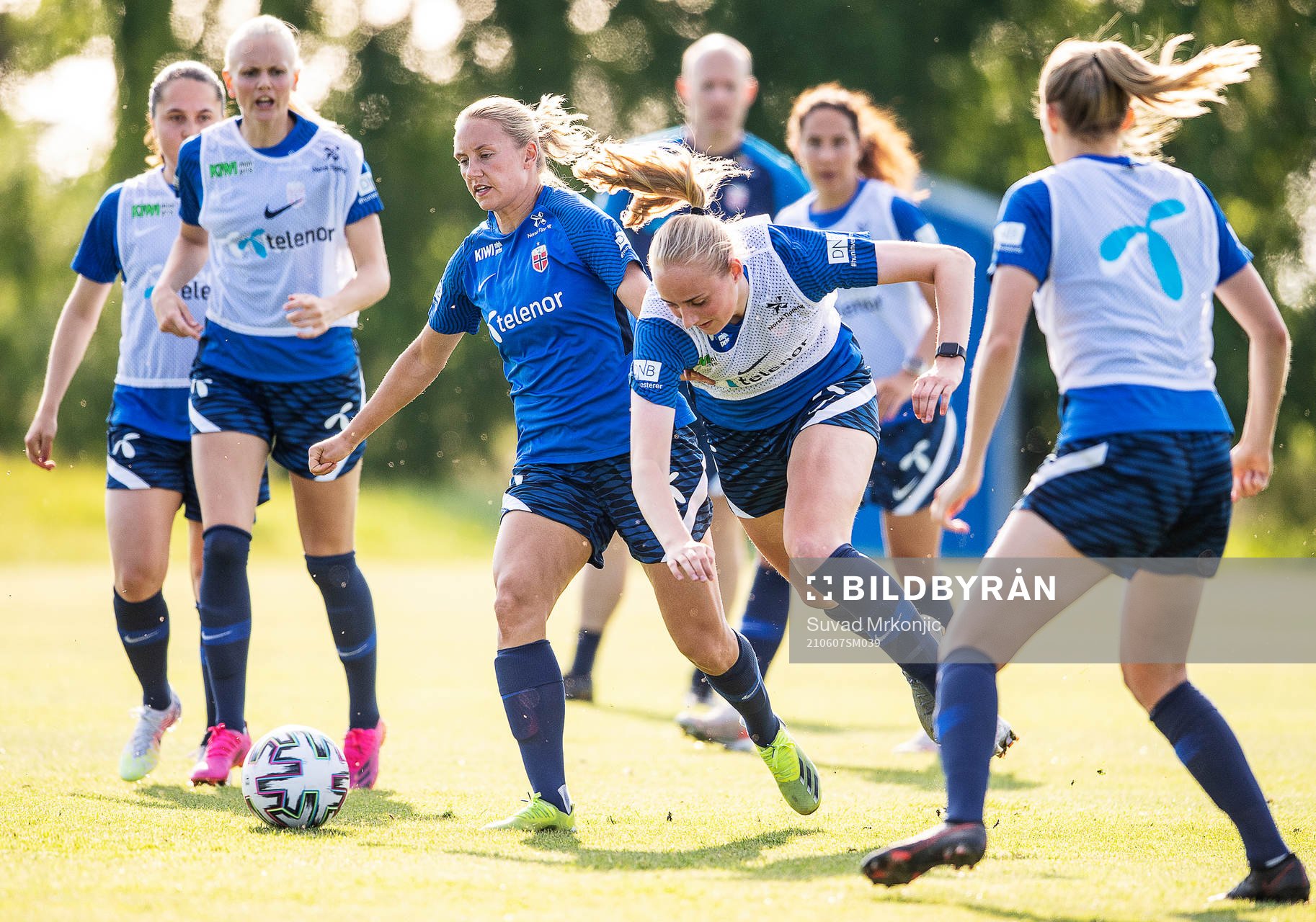 Lisa Fjeldstad Naalsund and Emilie Bragstad of the
