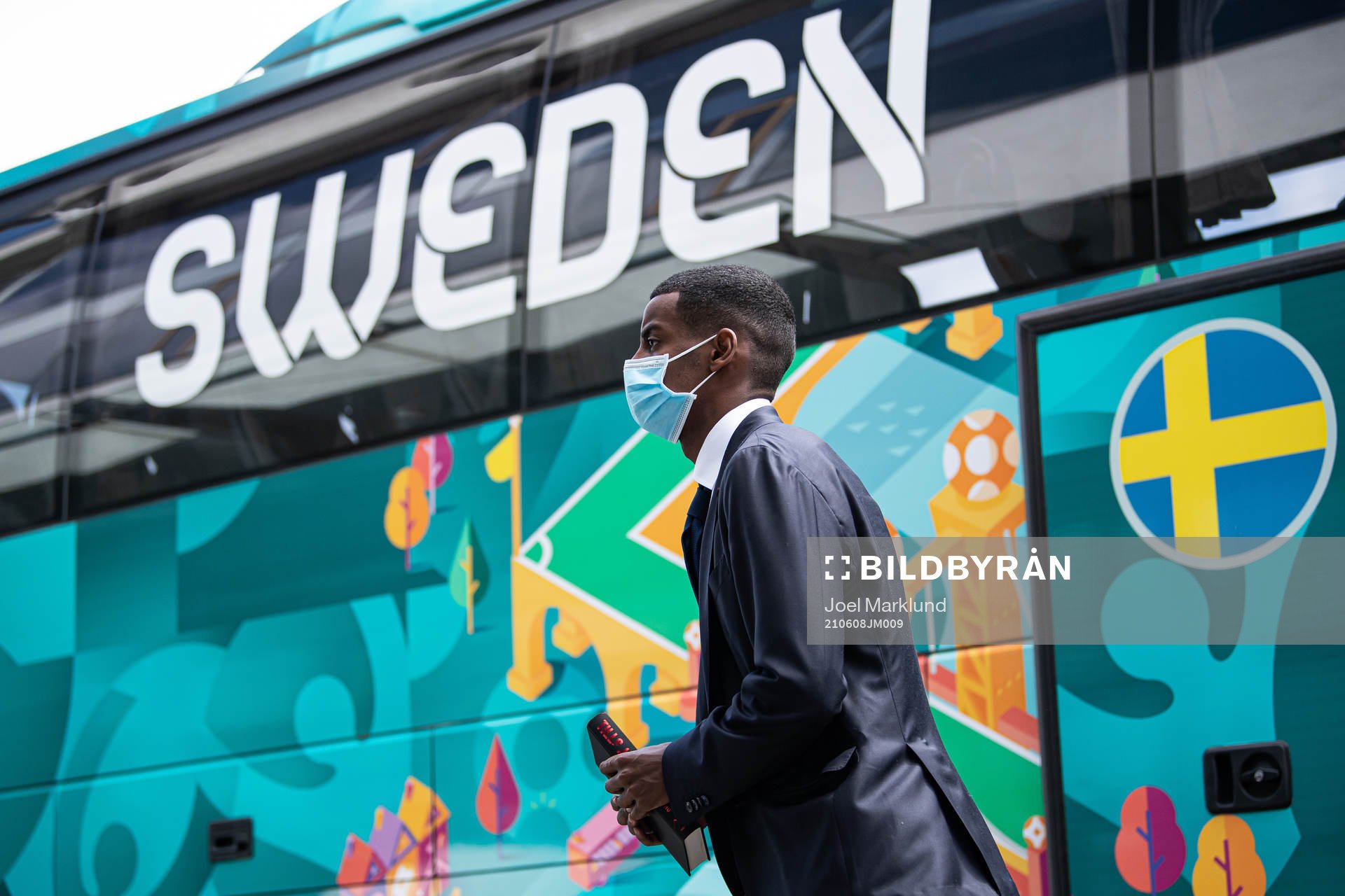 Alexander Isak of the Swedish national football team arrives to base camp Sankt Jörgen Park ahead of the UEFA Euro 2020 Football Championship on June 8, 2021 in Gothenburg.