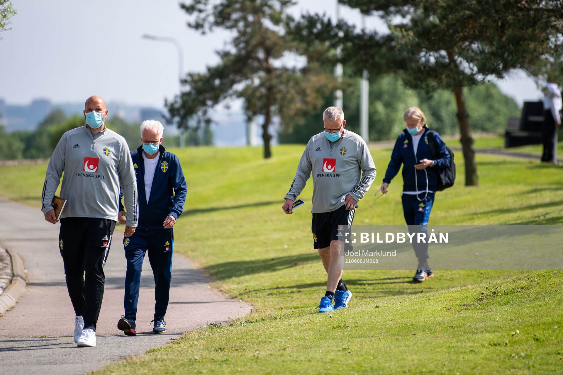 Press officer Jakob Kakembo Andersson, team doctor Anders