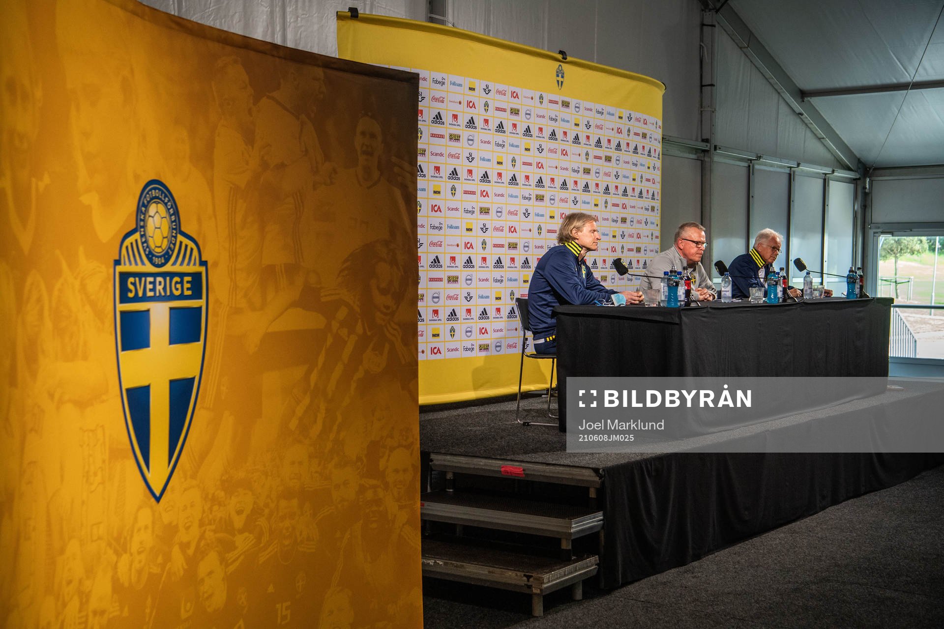 Team manager Stefan Pettersson, Janne Andersson, head coach