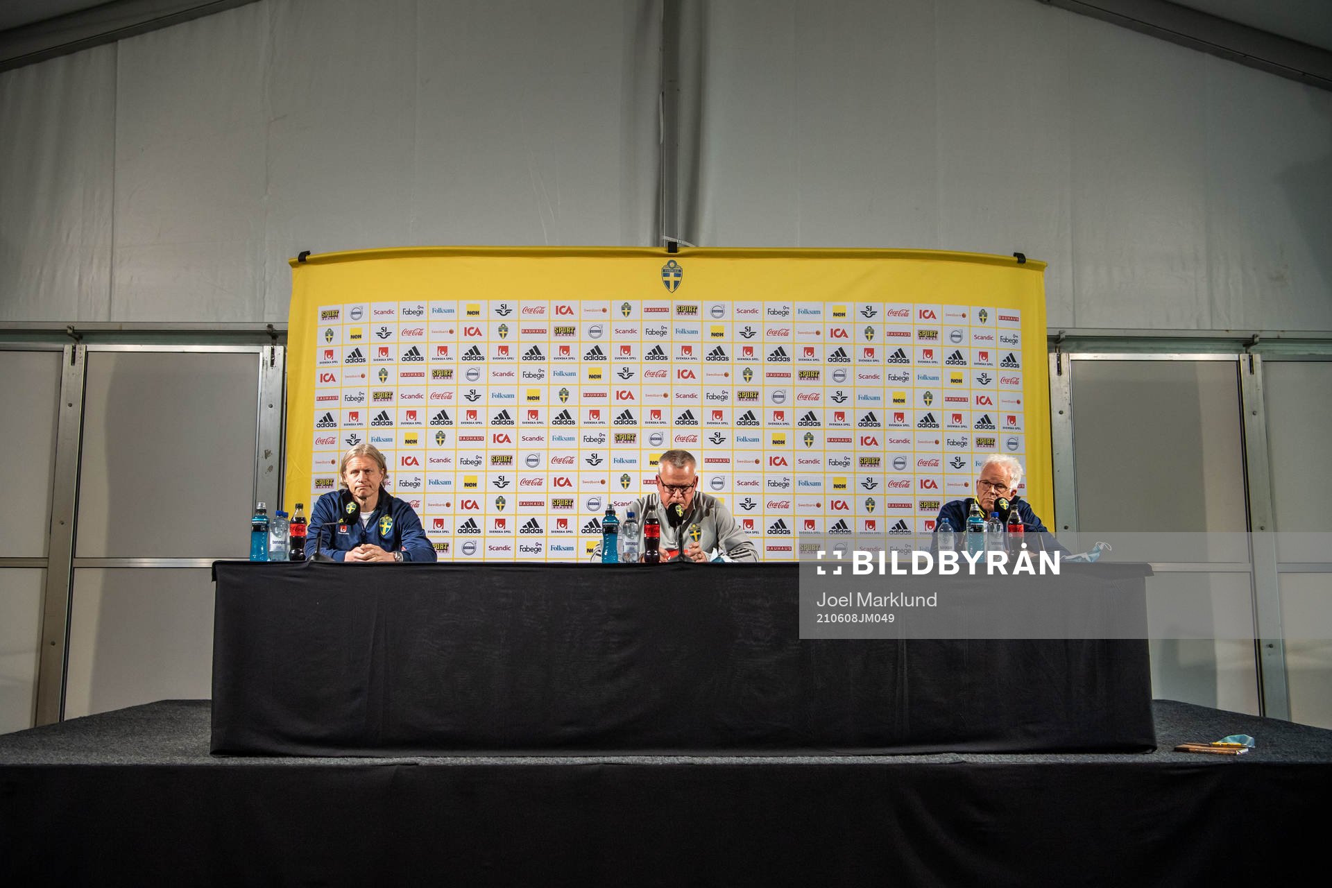 Team manager Stefan Pettersson, Janne Andersson, head coach